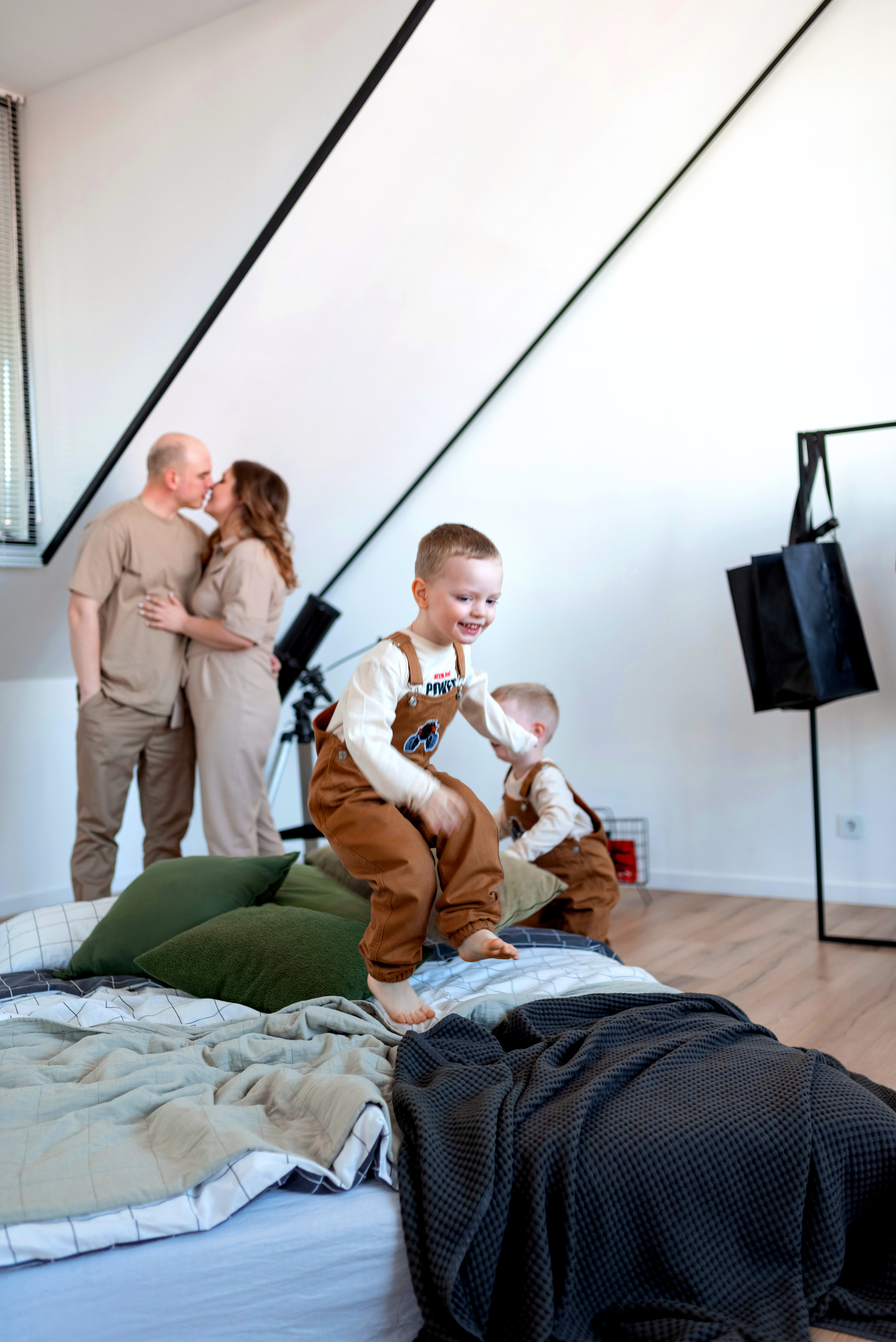 Семейная фотосессия в студии. Фотограф Юлия Кондратьева