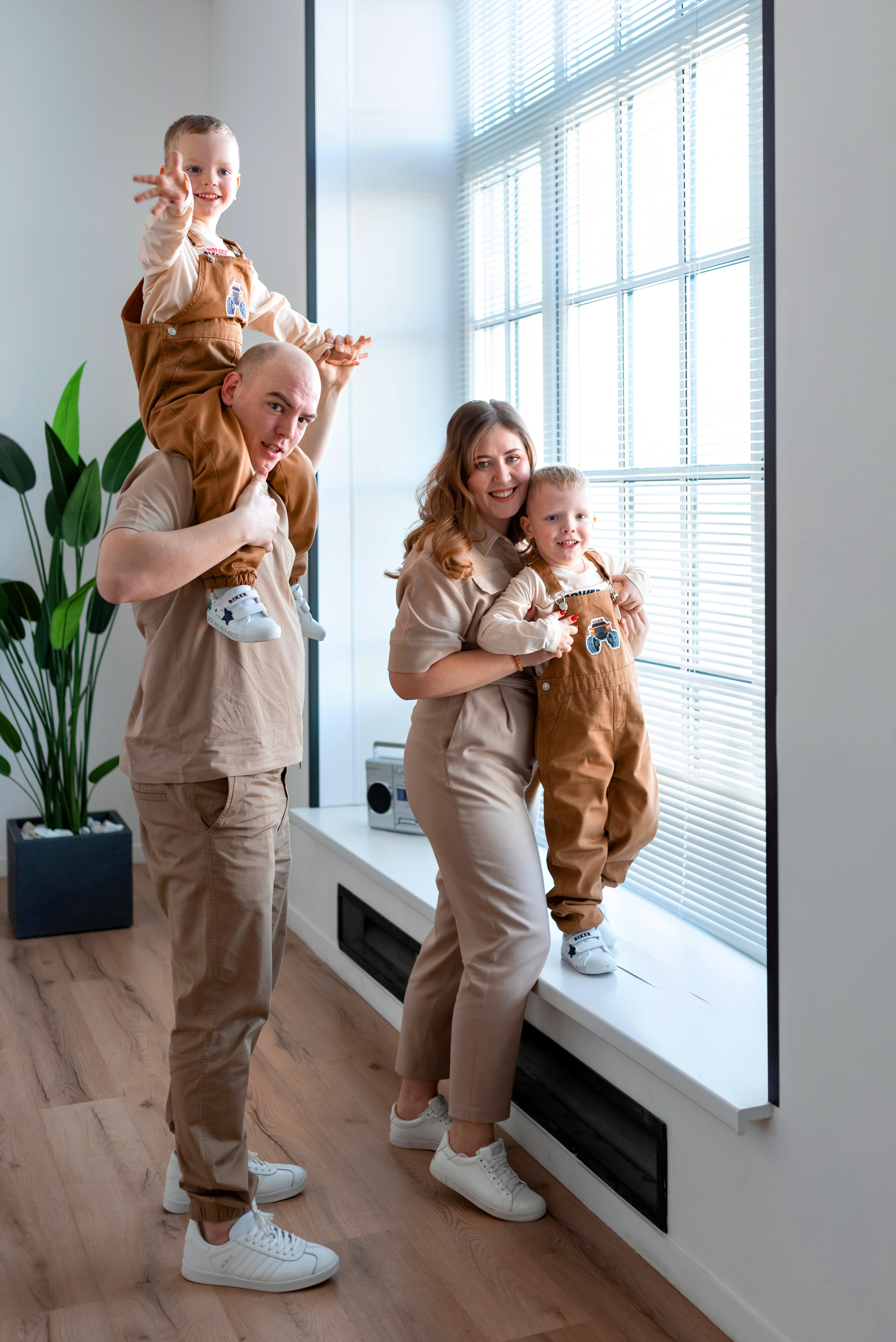 Семейная фотосессия в студии. Фотограф Юлия Кондратьева