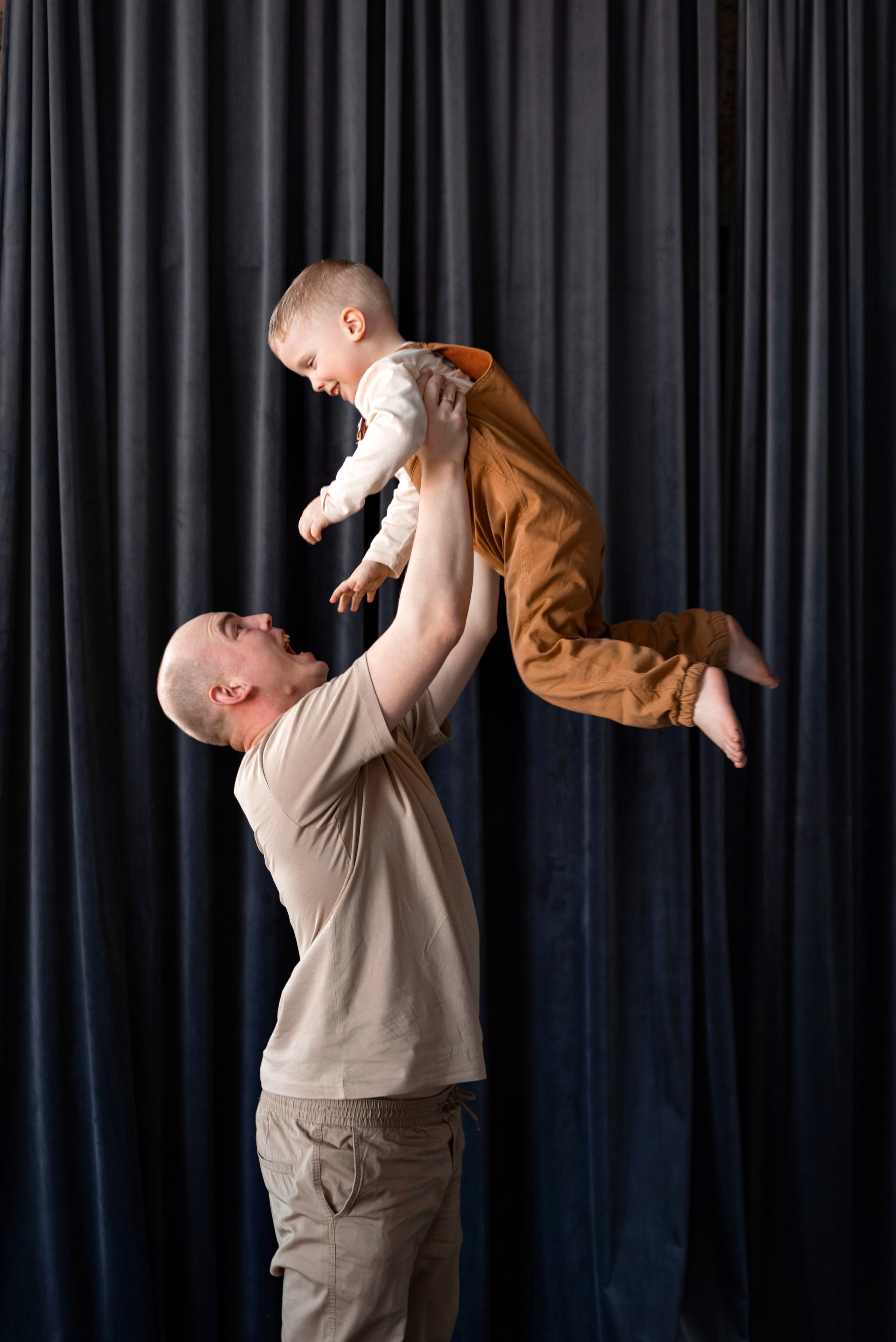 Семейная фотосессия в студии. Фотограф Юлия Кондратьева