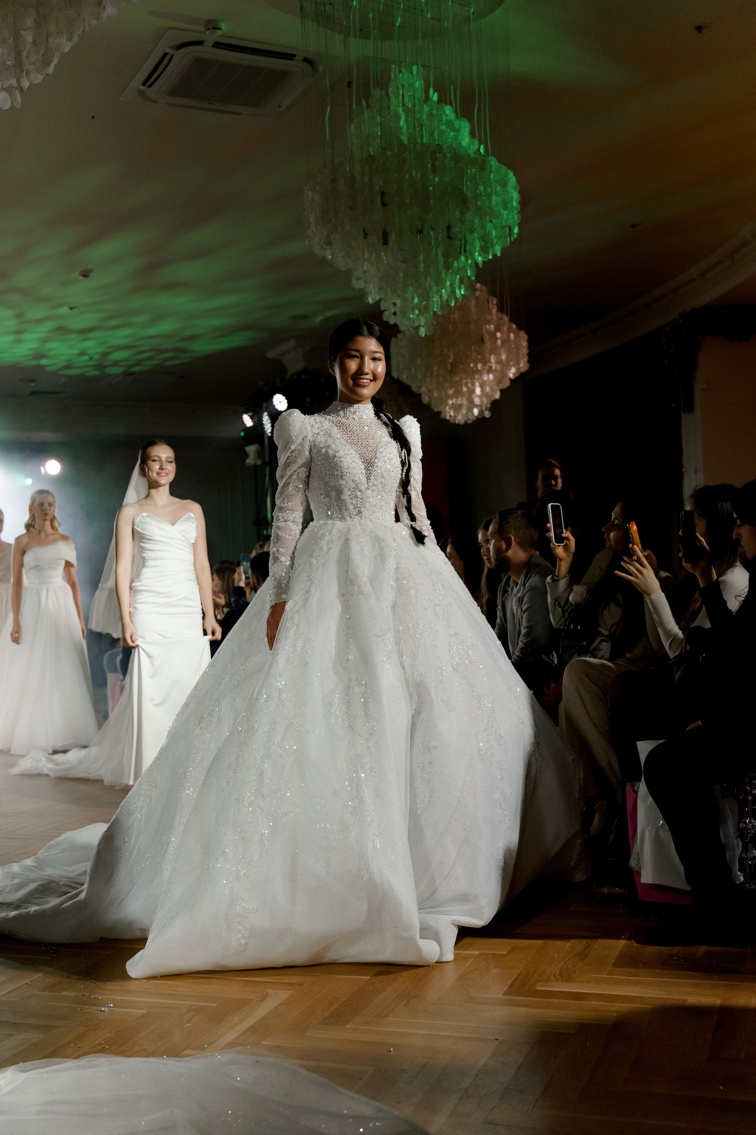 Выставка свадебных специалистов «Свадьба на 1000%». Свадебный фотограф в Санкт-Петербурге