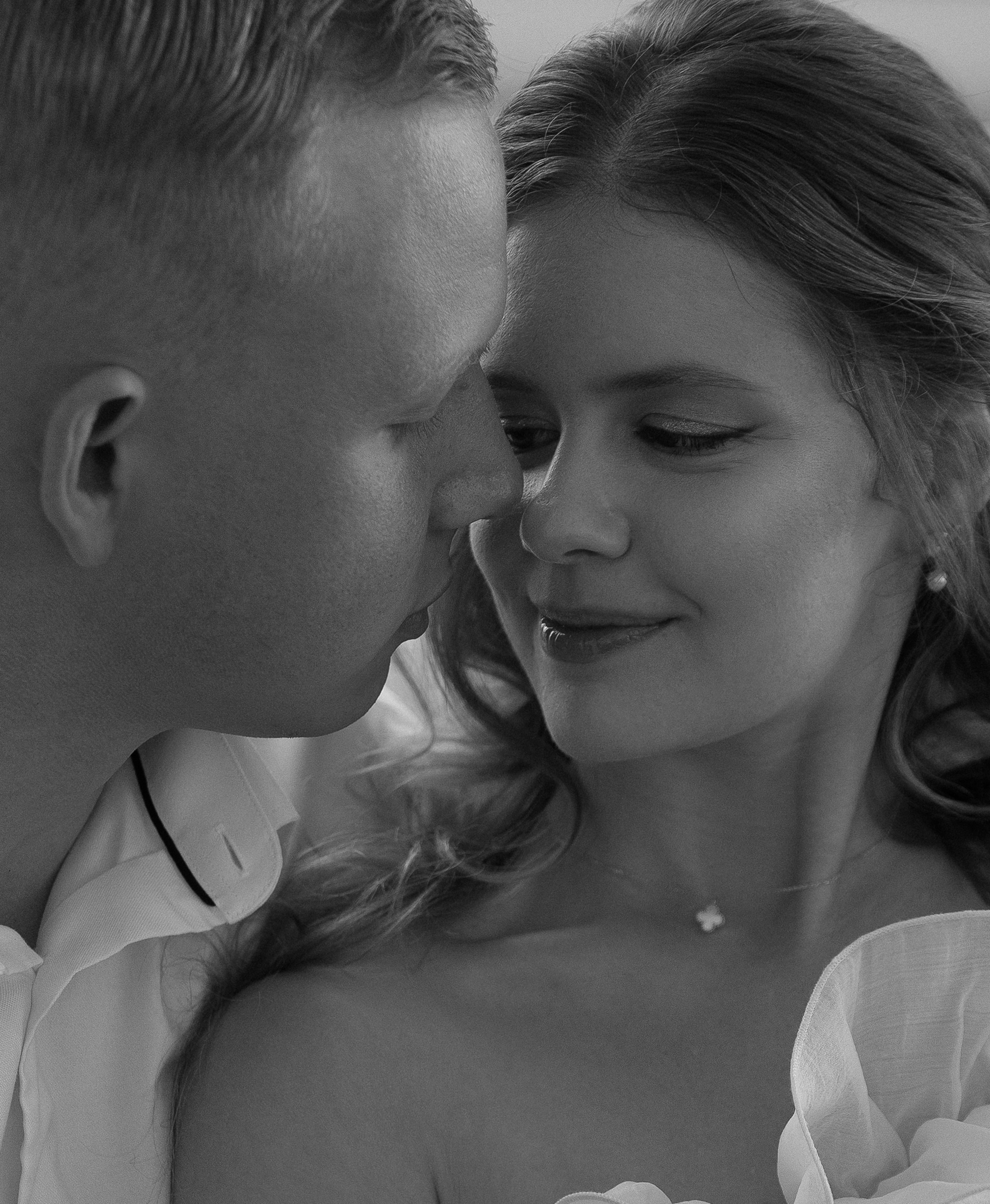 17|08|25. On Emotions агентство