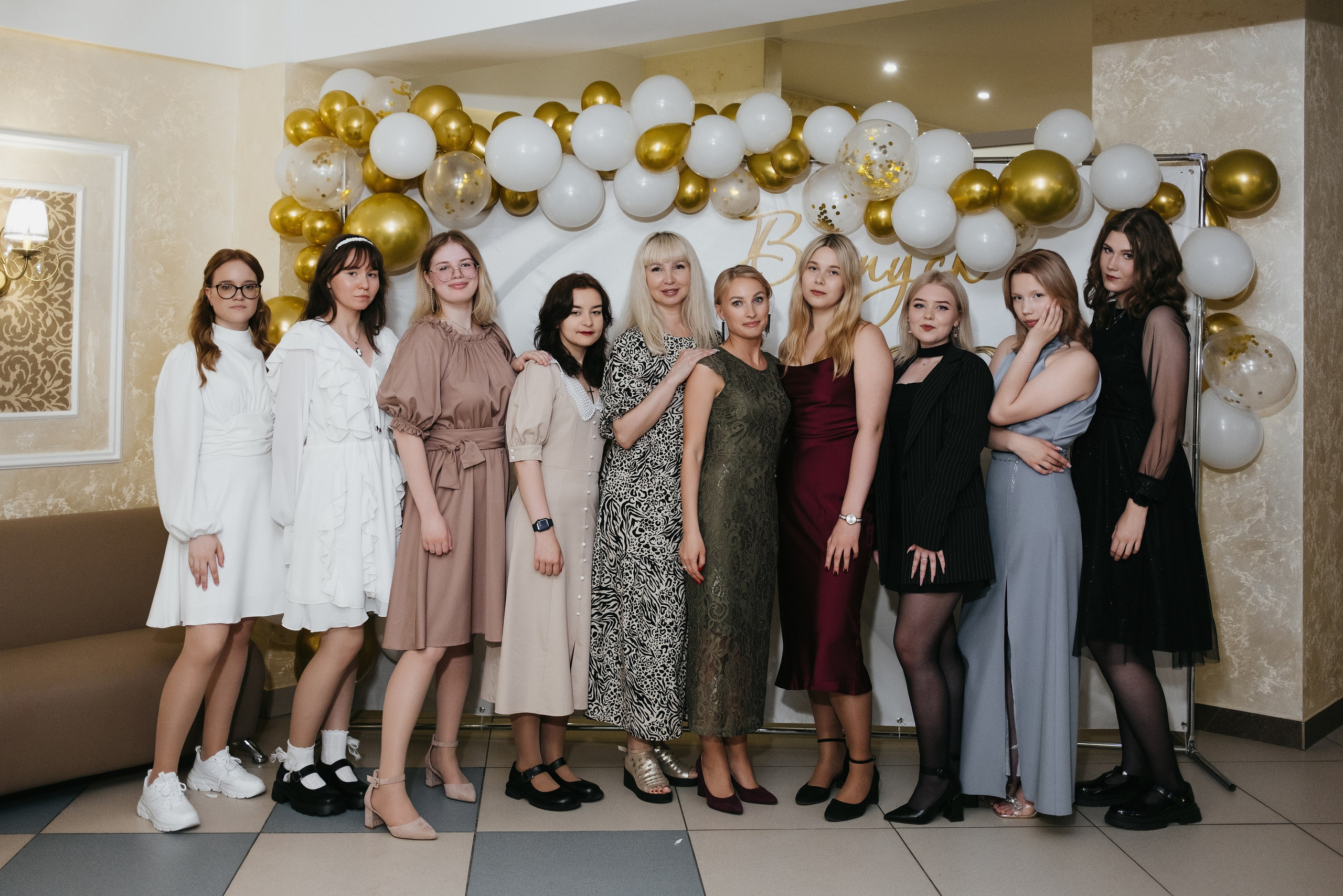 Выпускной 11 класс школы № 30. Свадебный и репортажной фотограф Денис Ожигин в Краснодаре и Краснодарском крае