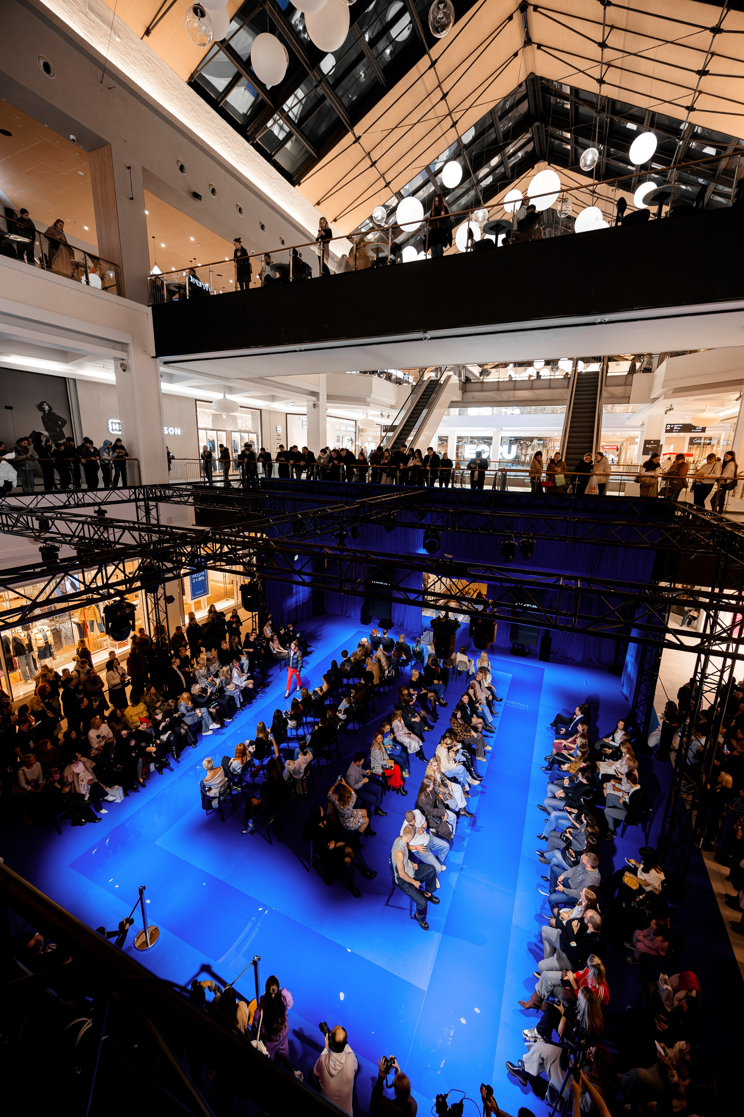 METROPOLIS x SFW 2025. Репортажный фотограф Семён Борисов | Москва