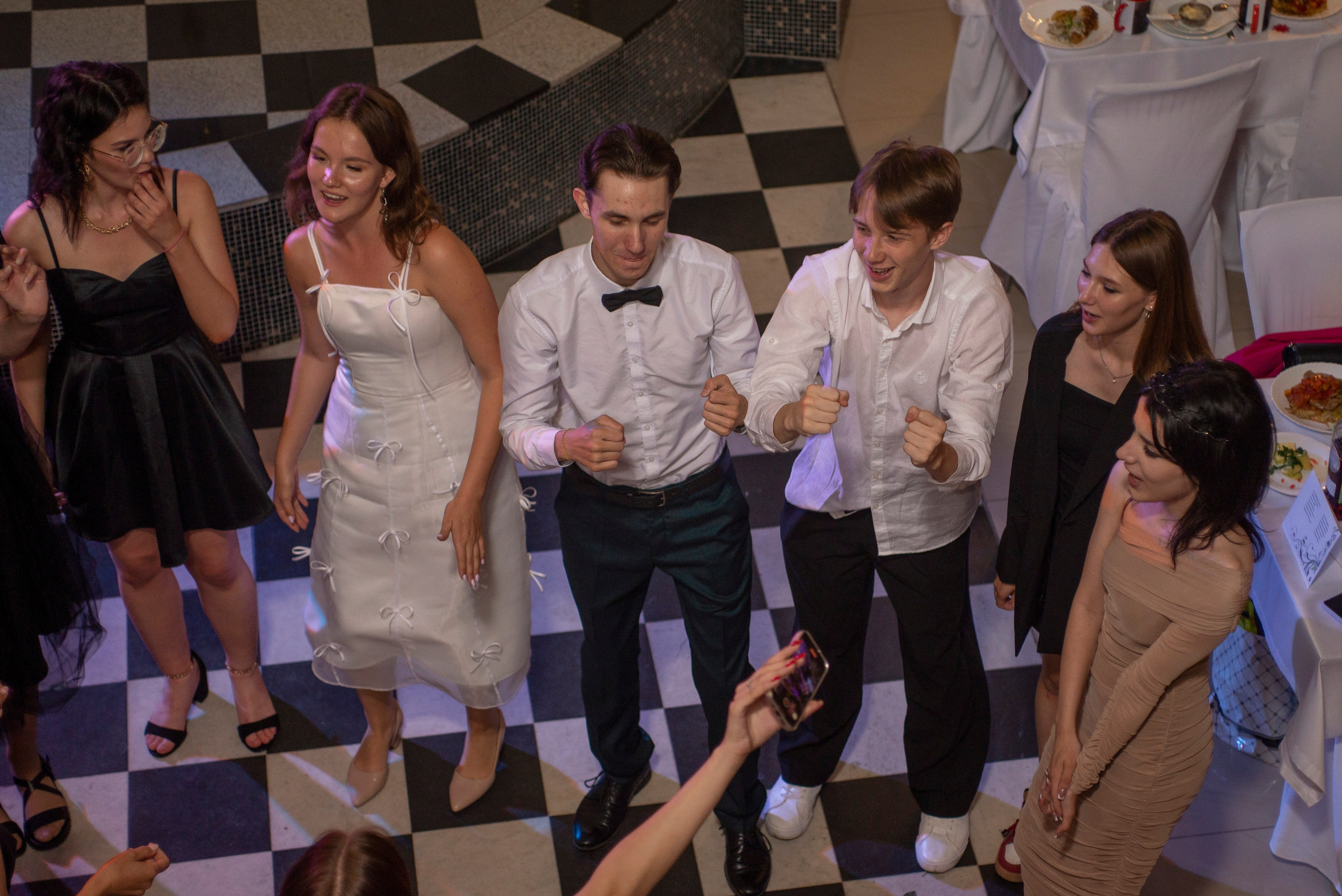 Репортажная фотосъемка выпускного дня. Выпускные альбомы Екатеринбург