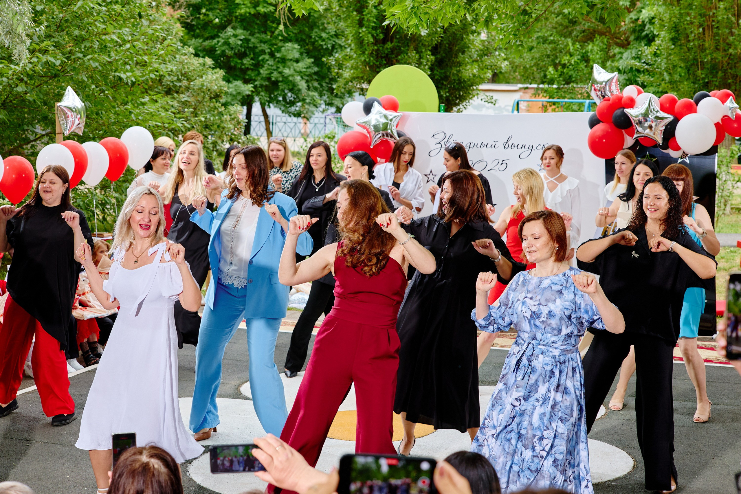 Выпускной 45 сад. Фотограф Выпускные альбомы Таганрог Сергей Коробченко