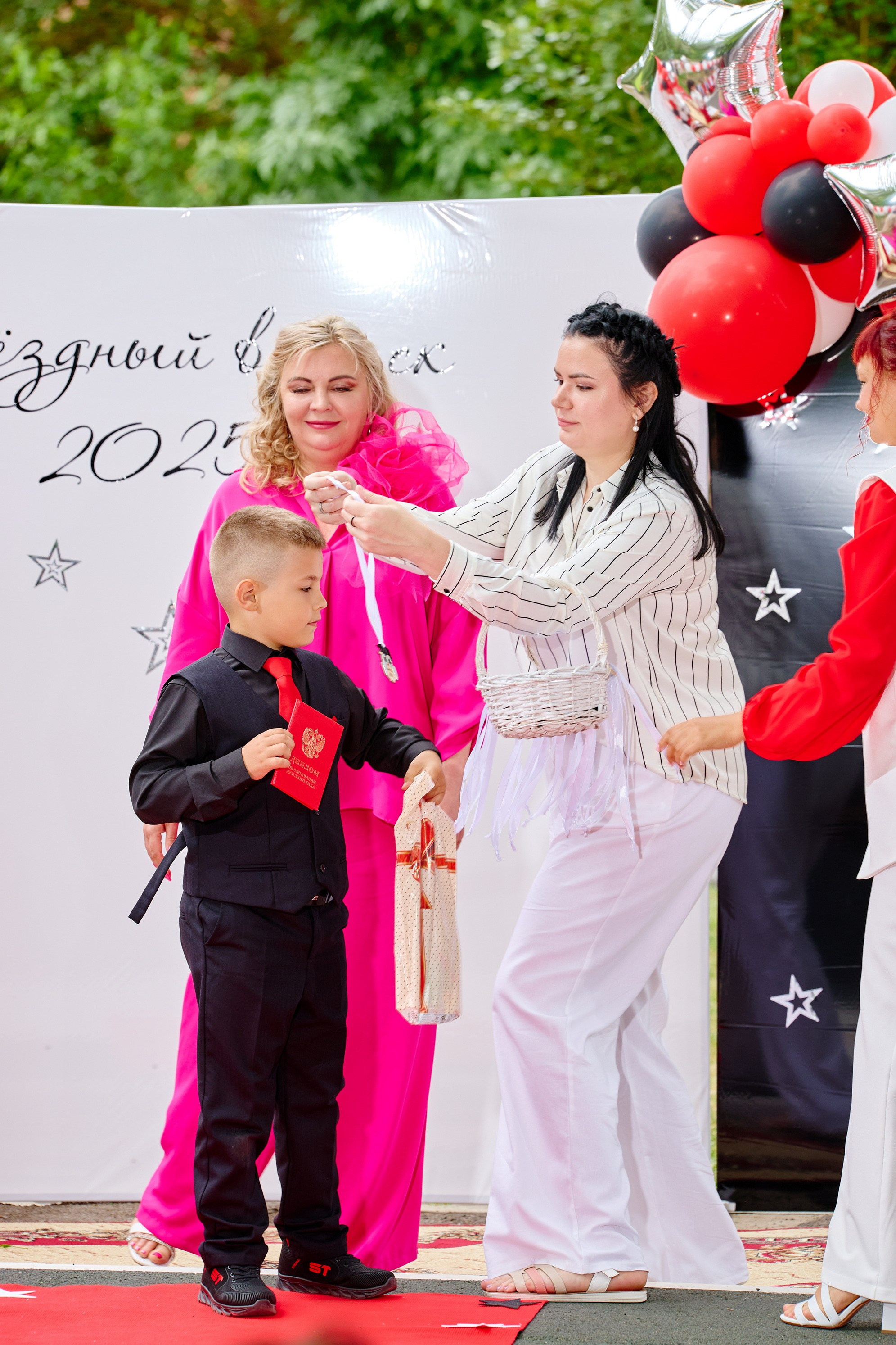 Выпускной 45 сад. Фотограф Выпускные альбомы Таганрог Сергей Коробченко