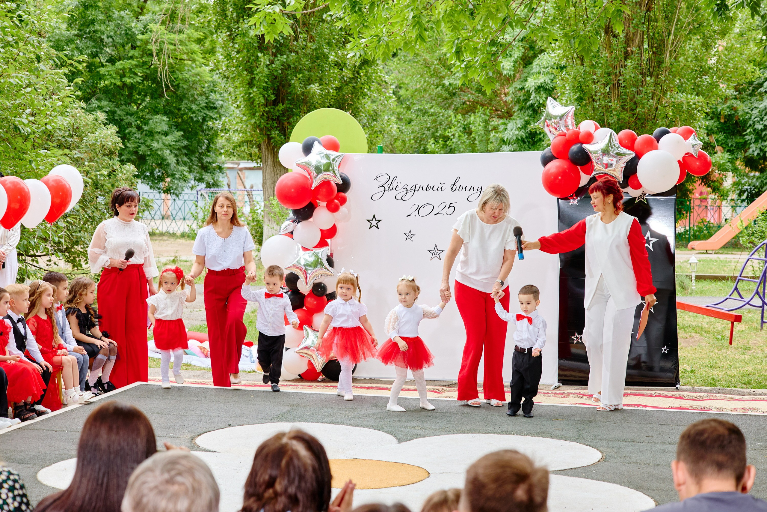 Выпускной 45 сад. Фотограф Выпускные альбомы Таганрог Сергей Коробченко