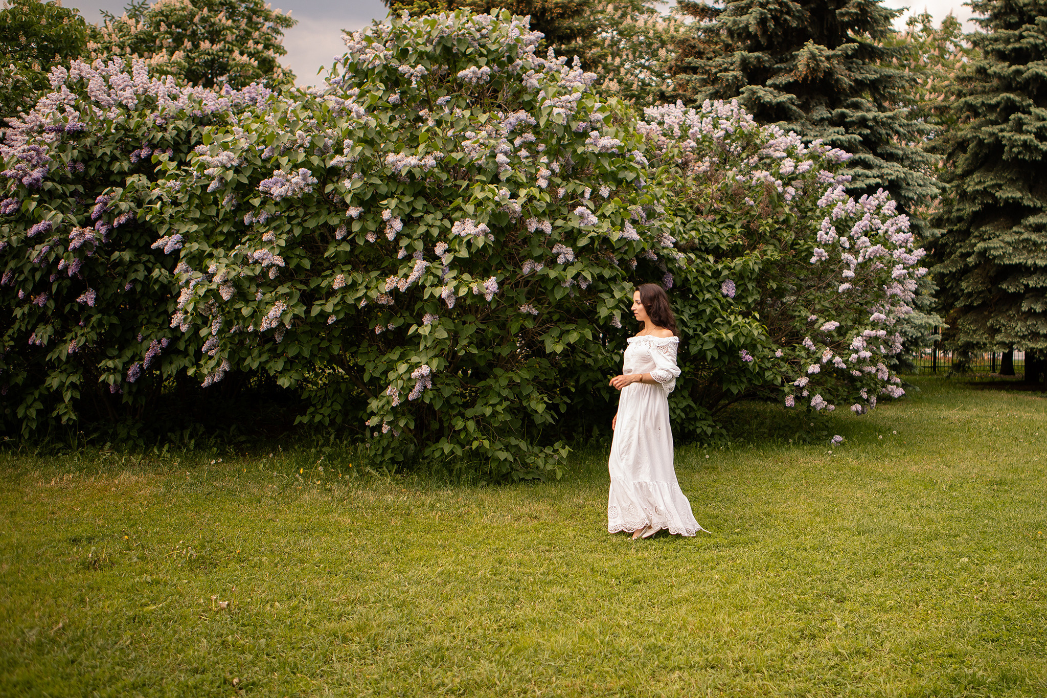Прогулка Катерины в Сиреневом саду. Фотограф в Москве Серегина Екатерина