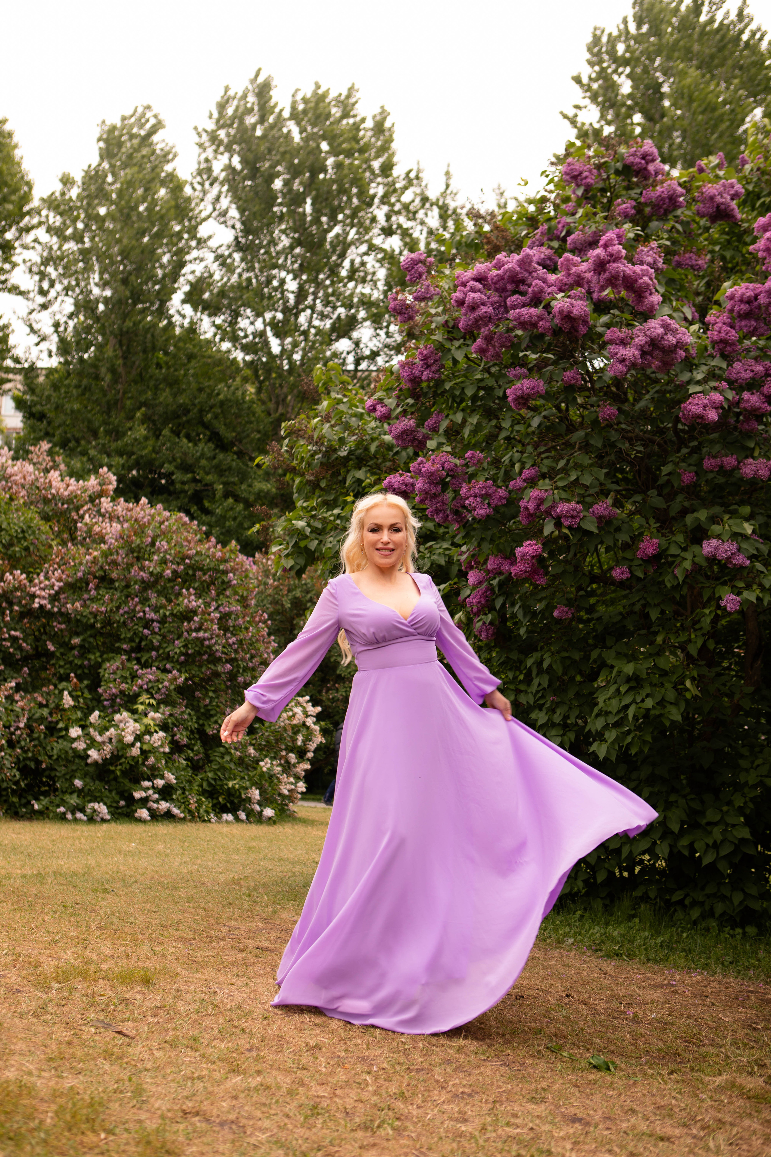 Екатерина в Сиреневом саду. Фотограф в Москве Серегина Екатерина