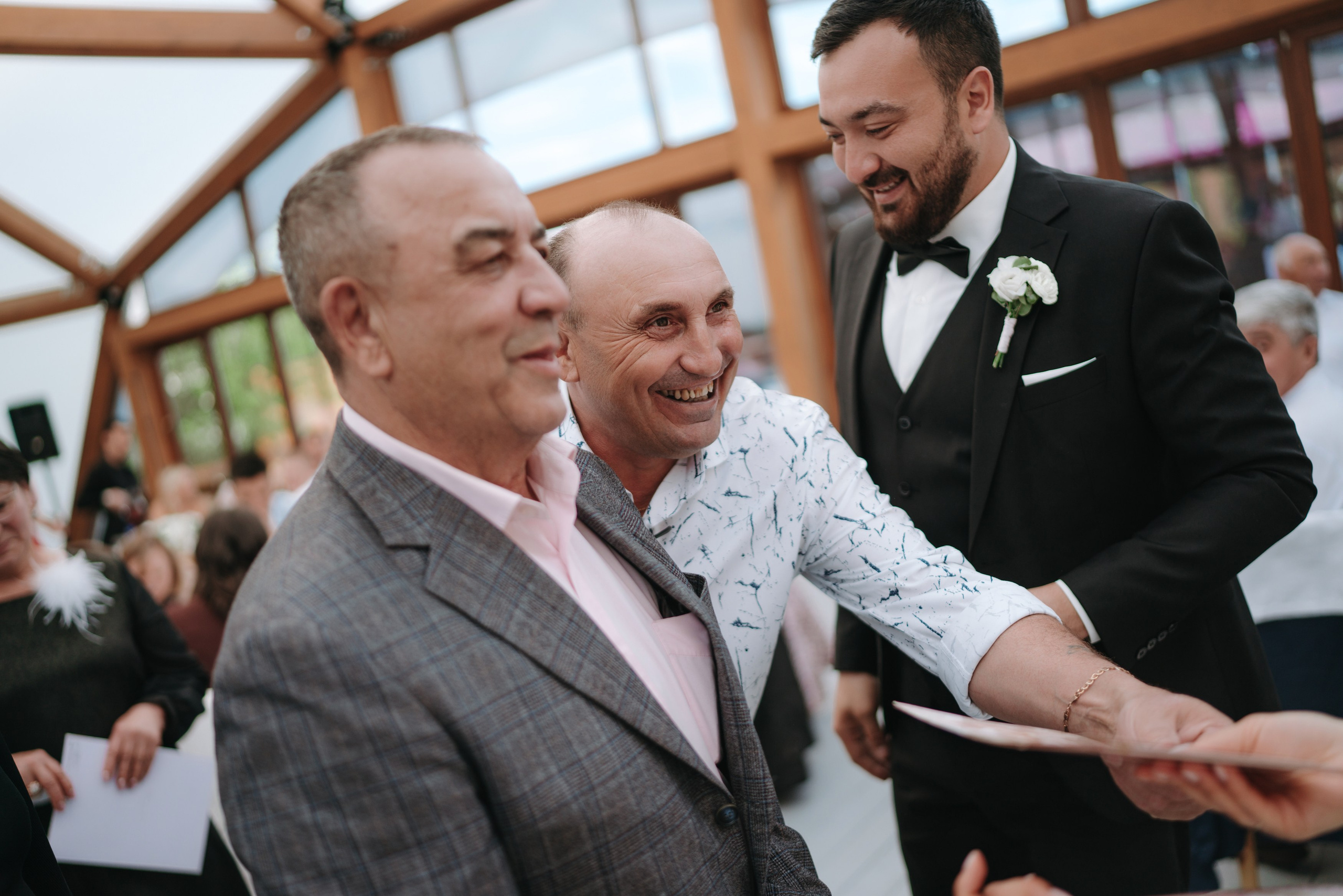 Свадебная фотосессия Радика и Дианы — Уфа, Nesterov Plaza, ЖК Империал, Президент Отель, шатёр М5