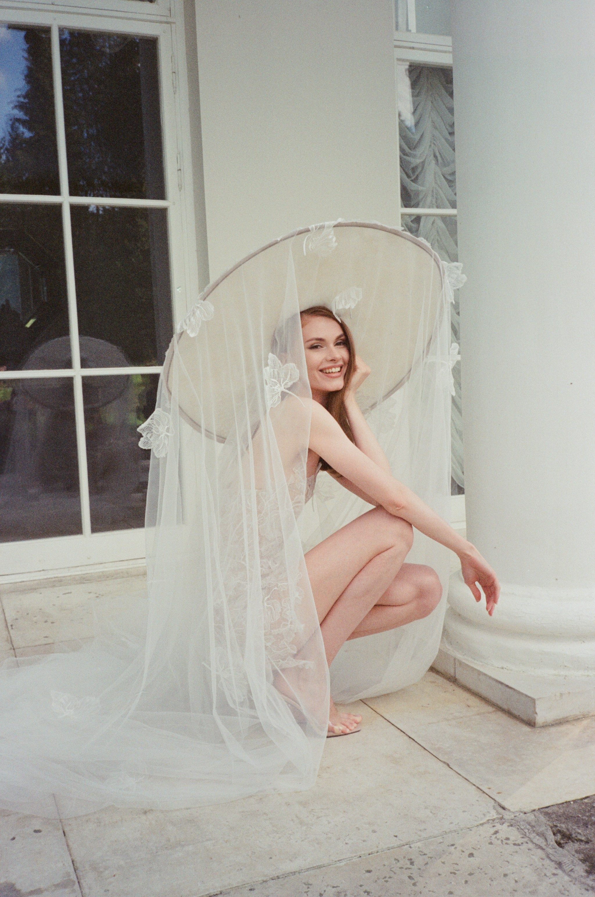 Фотограф на фотосъемку на пленку в Москве. Пленочный фотограф в Москве