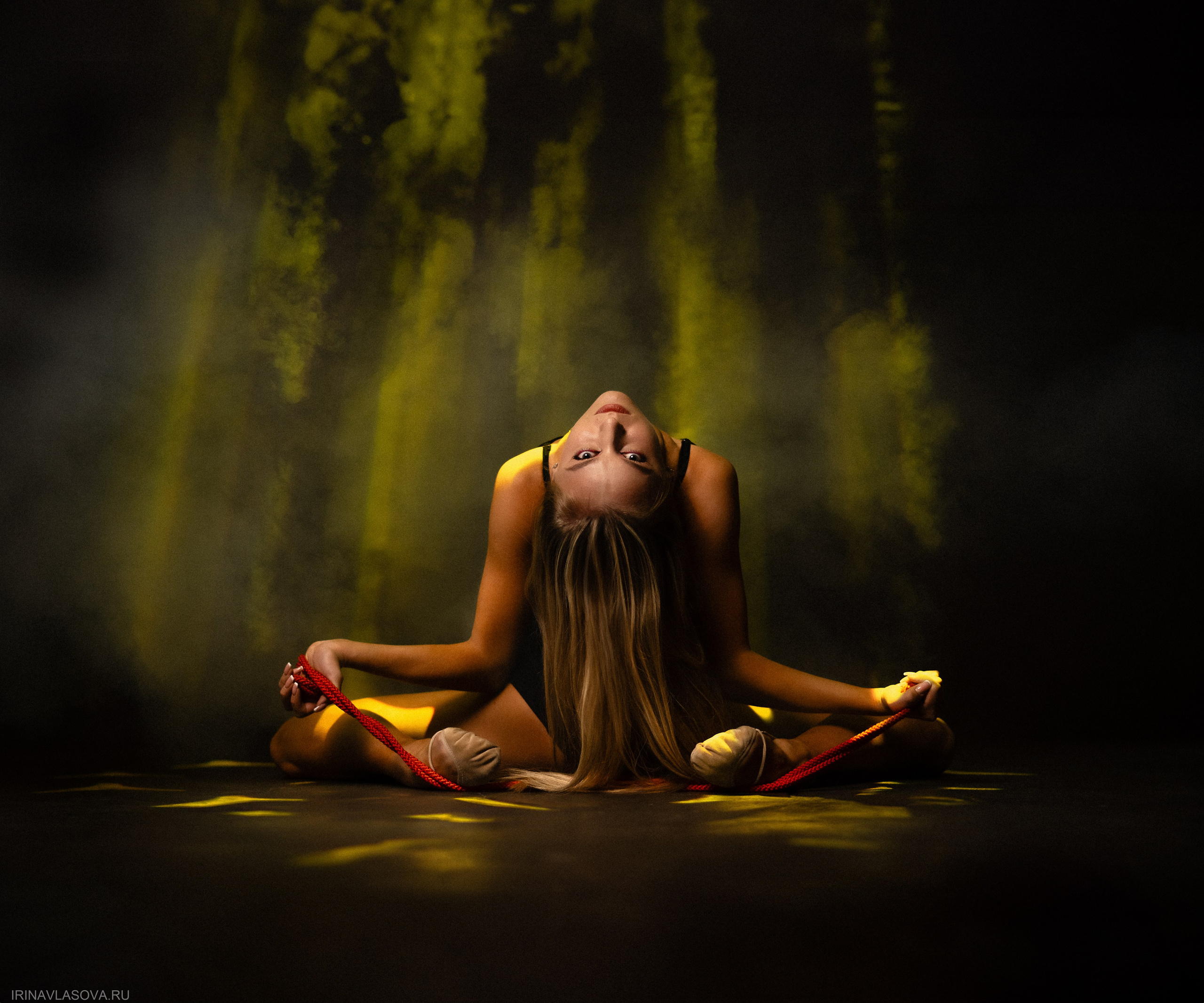 спортданс фотосессия с дымом и цветным светом новосибирск