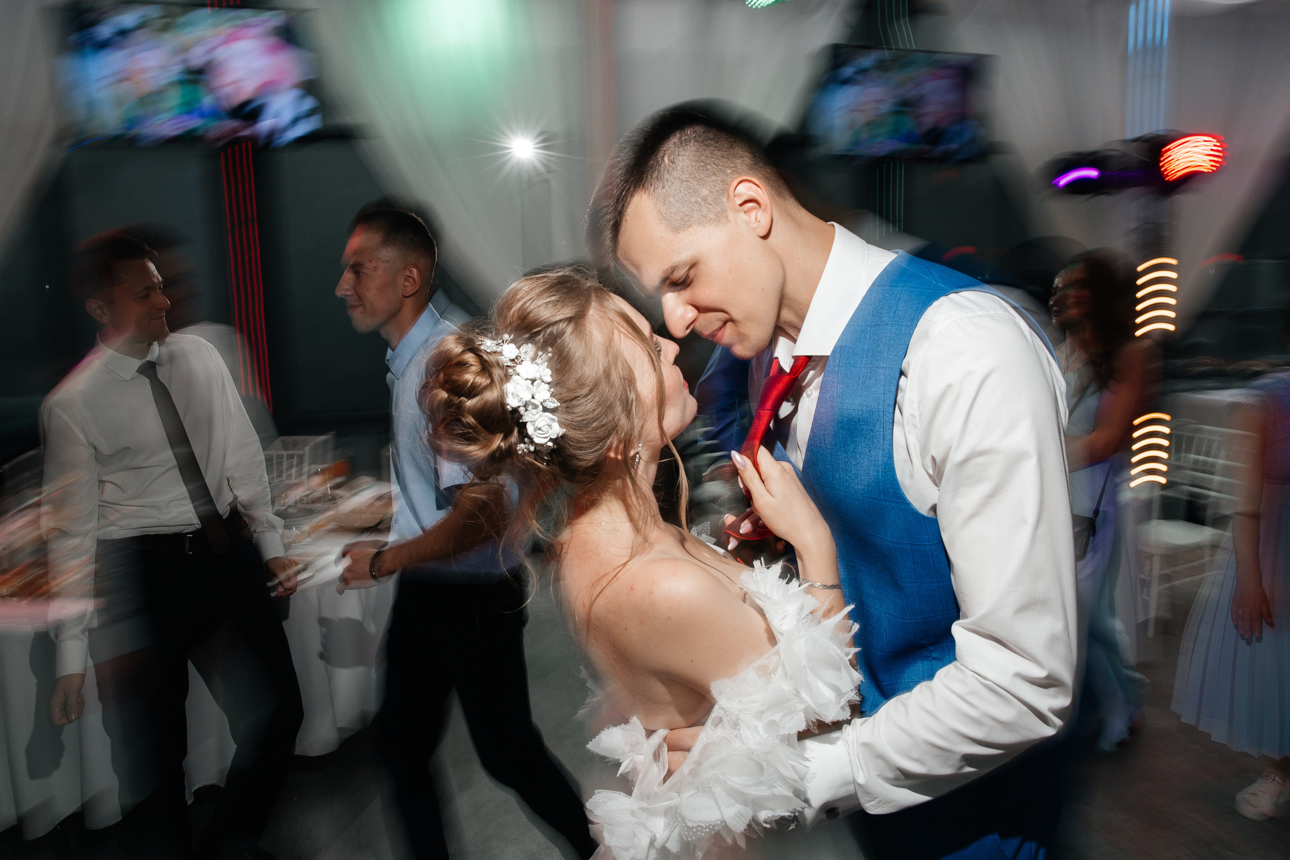 А&А — фотосессия на стадионе. Свадебный фотограф в Оренбурге Илья Володьков