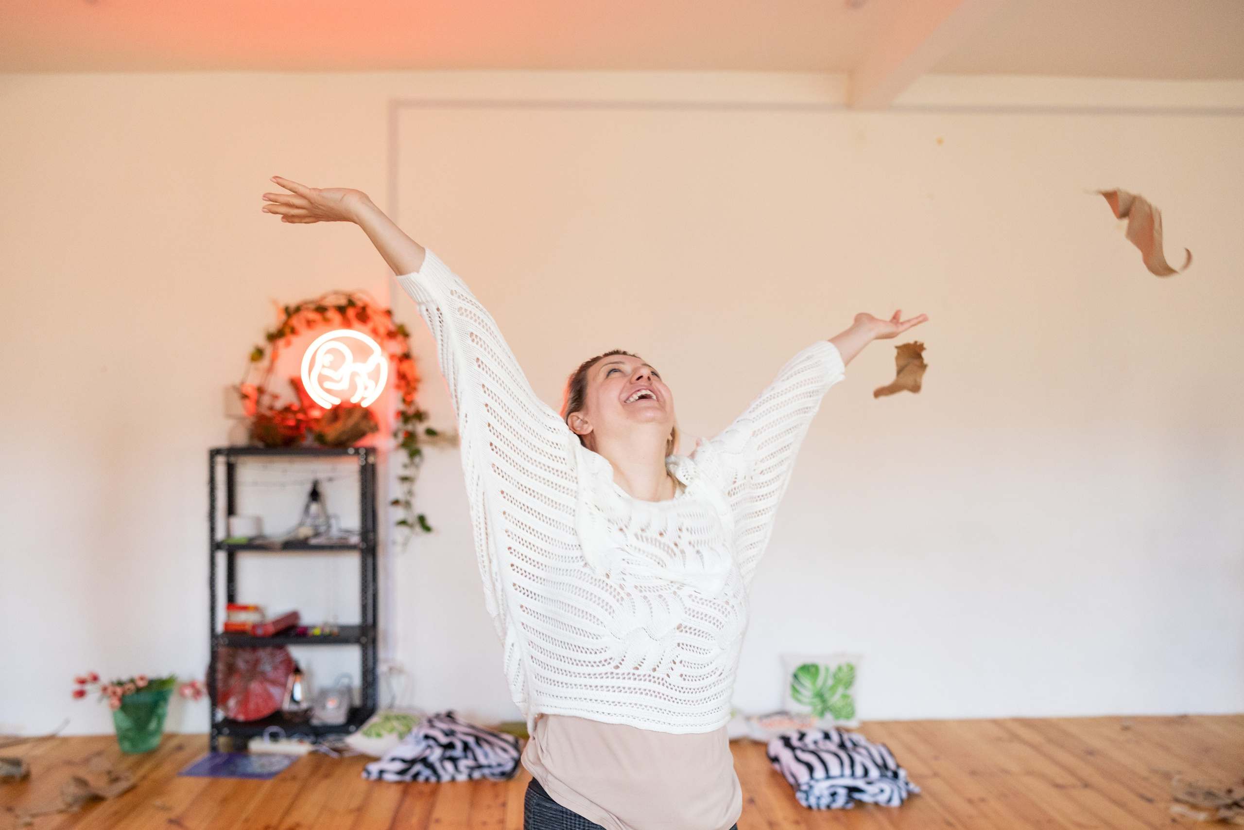 Репортажные съемки Санкт-Петербург. Ароматестирование по методу Аромакод и Нейростатус в Санкт-Петербурге