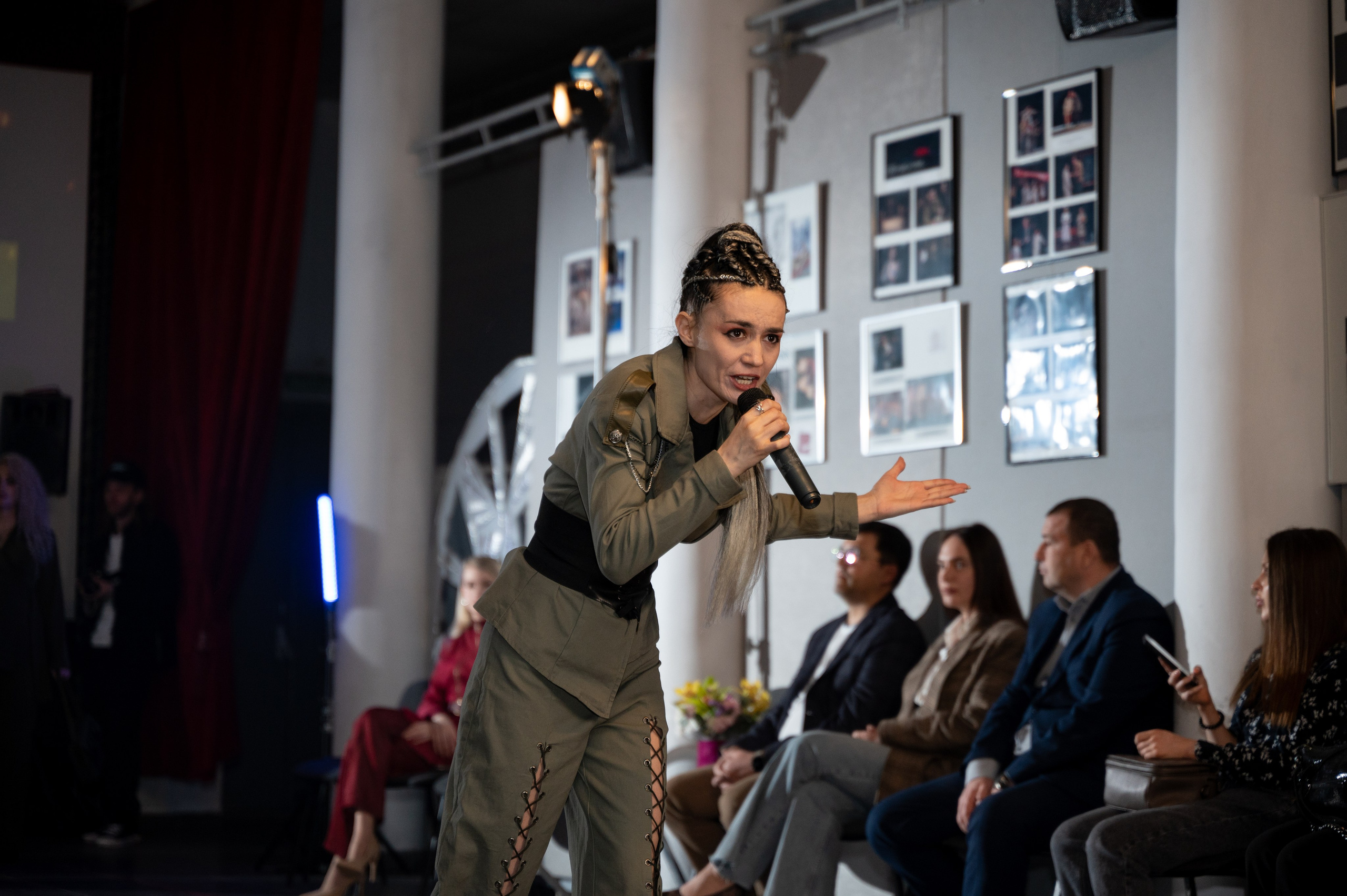 Закрытый показ милитари «Своя трансформация» дизайнера Юлии Бойченко | 24.04.2025. Фотограф в Омске Елизавета Кириллова