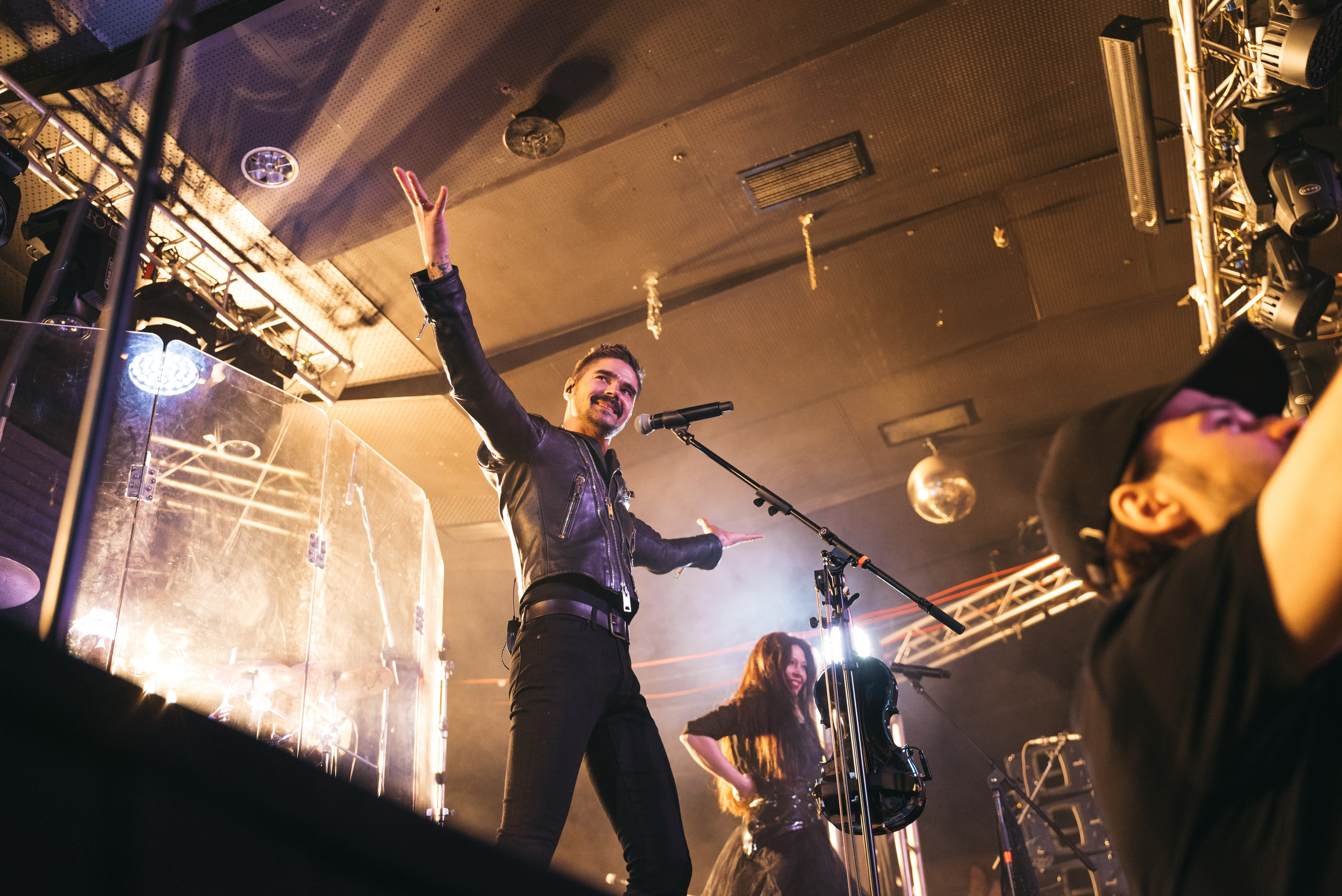 Концерт группы «The Hatters» 4.04.24. Репортажный и свадебный фотограф в Сургуте