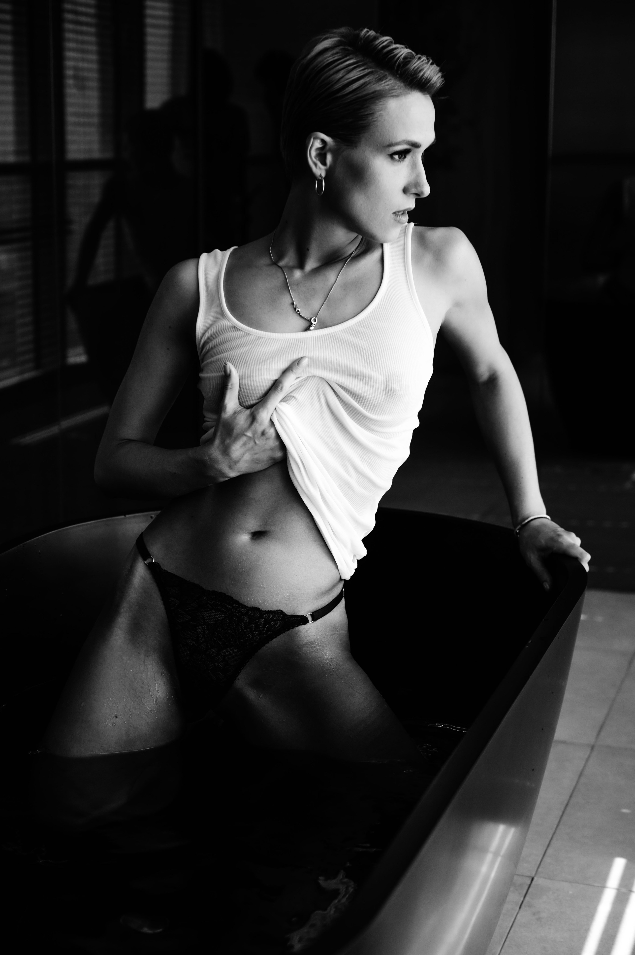 Алина. Профессиональный фотограф беременности в СПБ. Стильные фотосессии беременности в стиле минимализм и классическая фотография