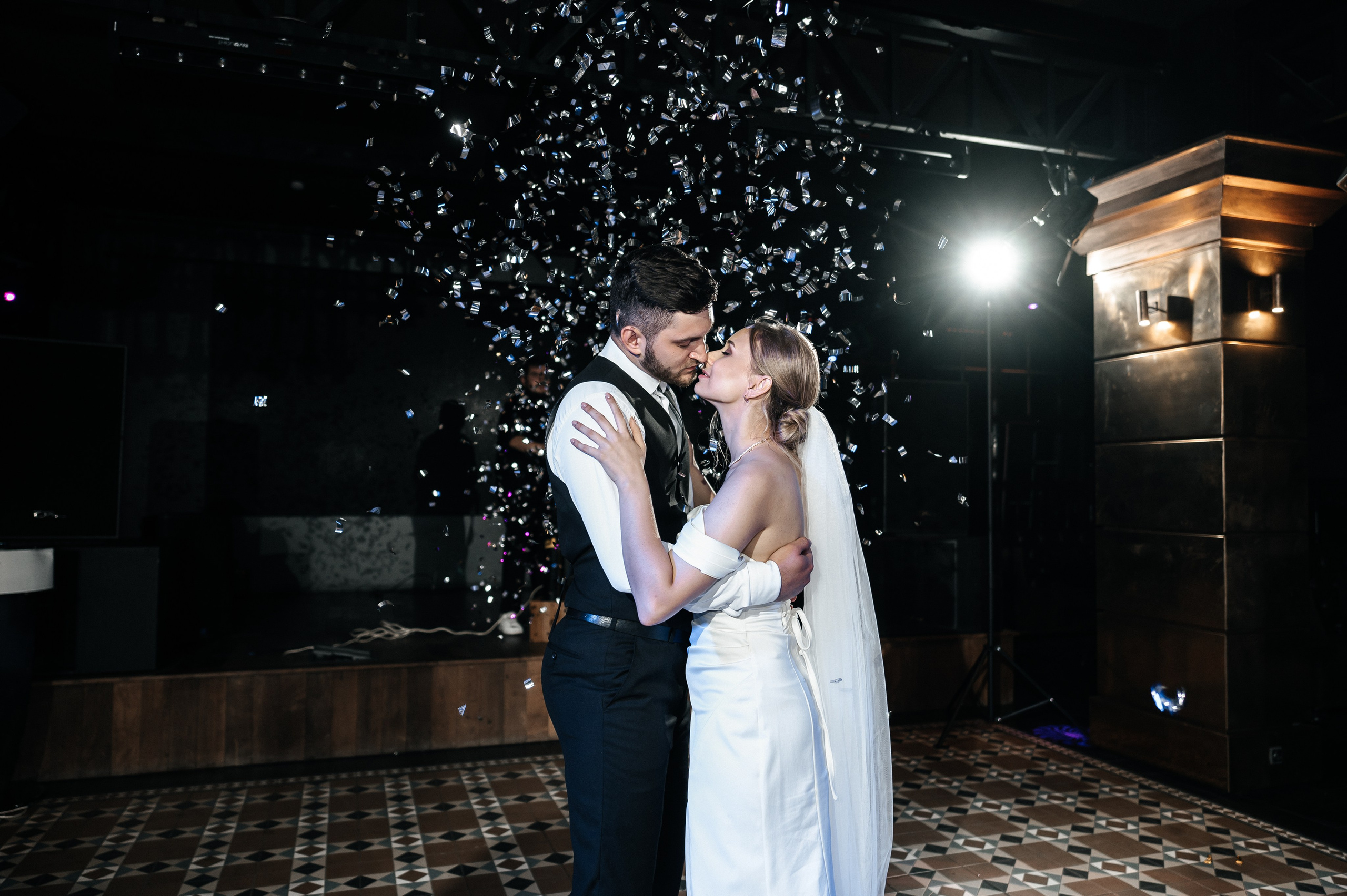 Даниил и Валерия. Черная утка. Полный день. Фотограф Екатерина Бочарникова