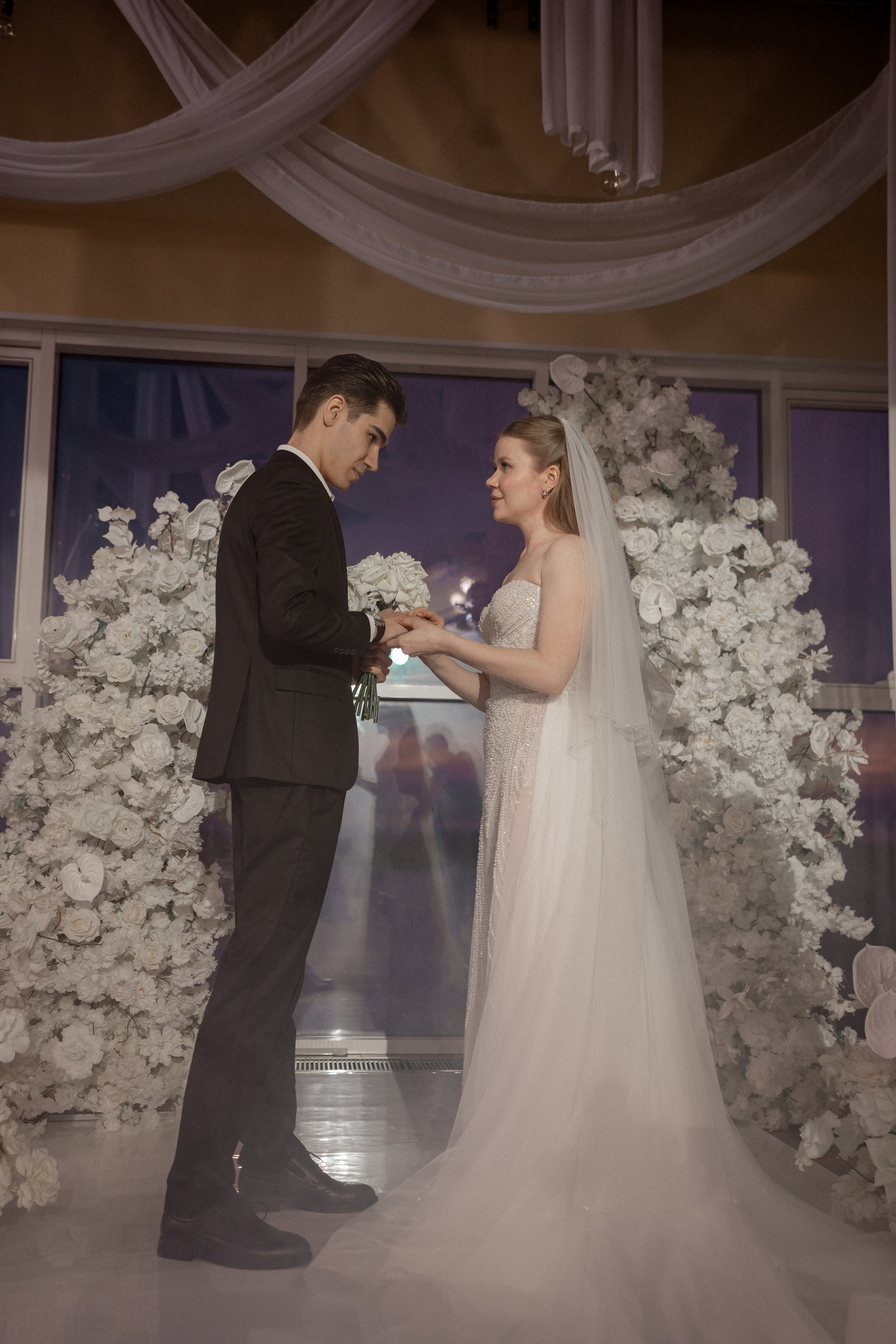 СВАДЕБНАЯ СЬЕМКА СБОРОВ В ОТЕЛЕ И ВЫЕЗД НА ЦЕРЕМОНИЮ (СНЯТО В СИБИРЕ В НИЖНЕВАРТОВСКЕ). Профессиональный фотограф, Санкт-Петербург — Виктория Богомолова