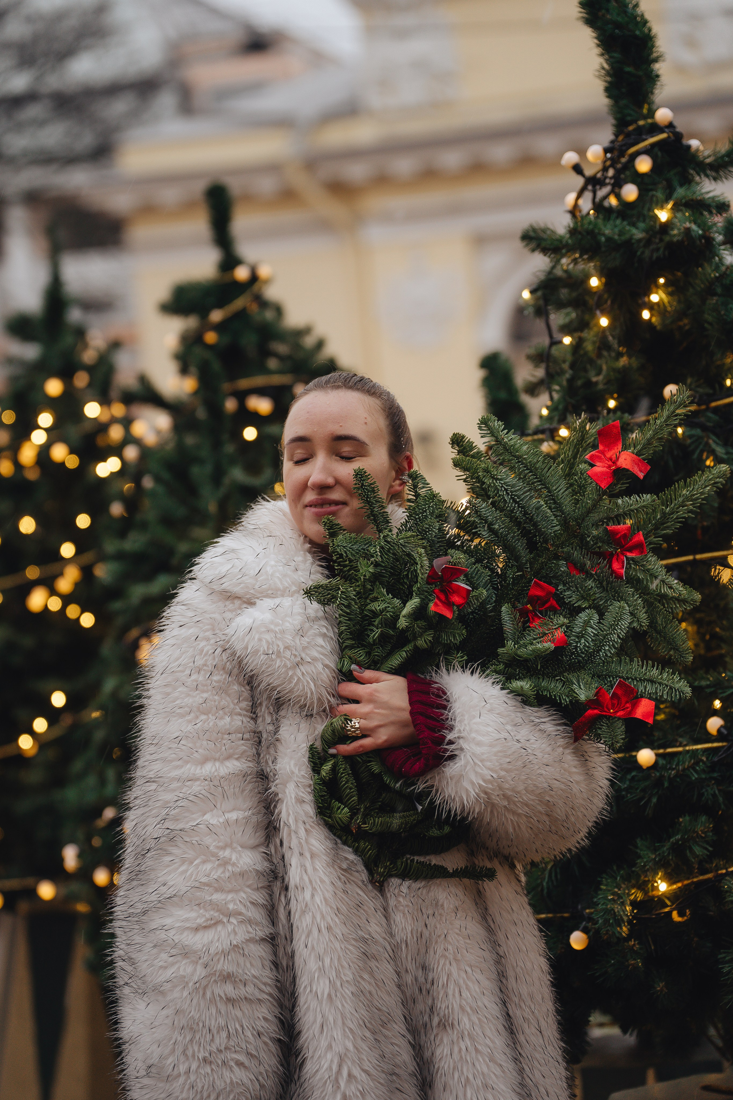 ПРОГУЛКА НА МАНЕЖНОЙ ПЛОЩАДИ ДЛЯ ДЕВУШКИ ПЕРЕД НОВЫМ ГОДОМ (НОВОГОДНЯЯ ФОТОСЕССИИЯ НА МАНЕЖНОЙ ПЛОЩАДИ). Профессиональный фотограф, Санкт-Петербург — Виктория Богомолова