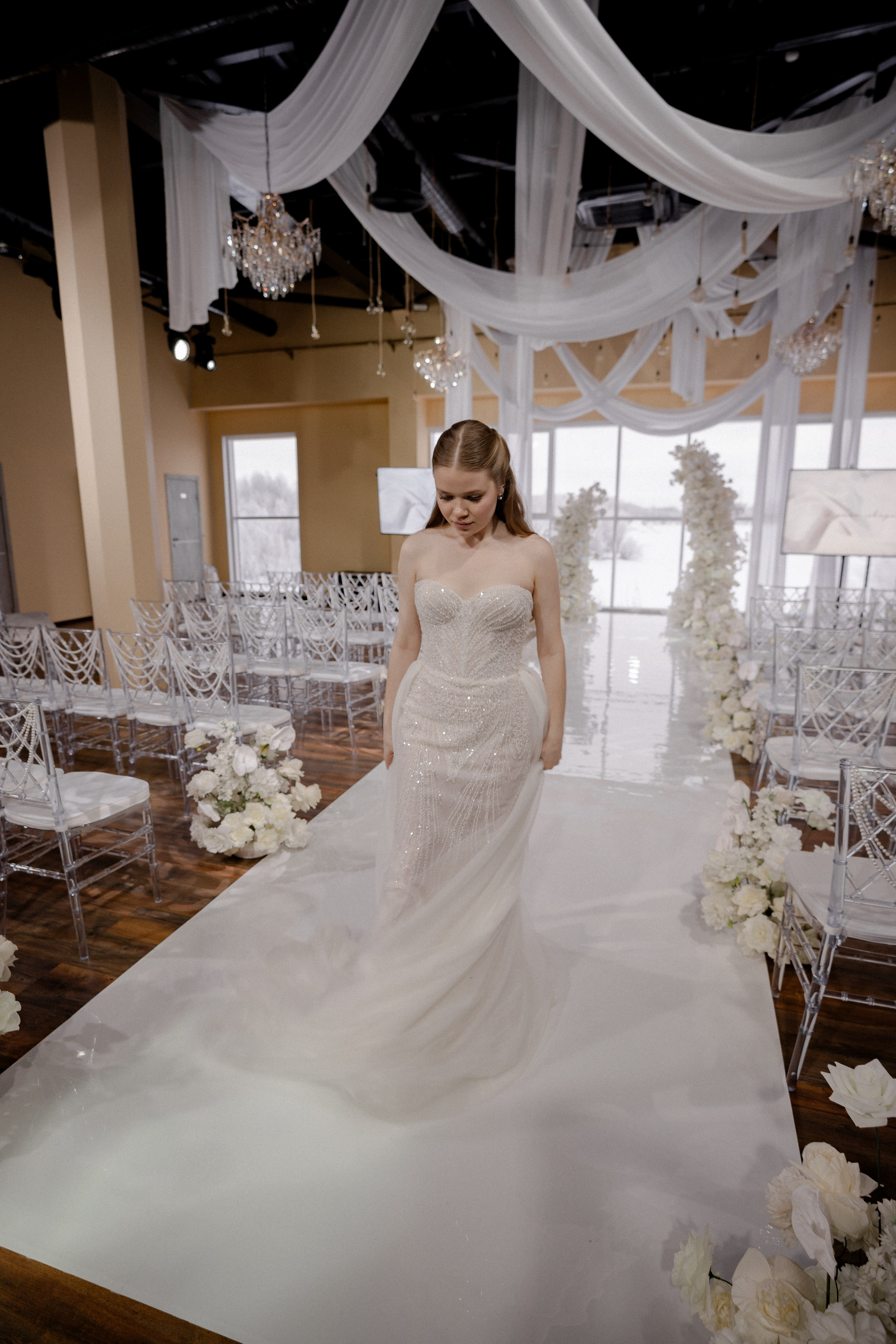 СВАДЕБНАЯ СЬЕМКА СБОРОВ В ОТЕЛЕ И ВЫЕЗД НА ЦЕРЕМОНИЮ (СНЯТО В СИБИРЕ В НИЖНЕВАРТОВСКЕ). Профессиональный фотограф, Санкт-Петербург — Виктория Богомолова