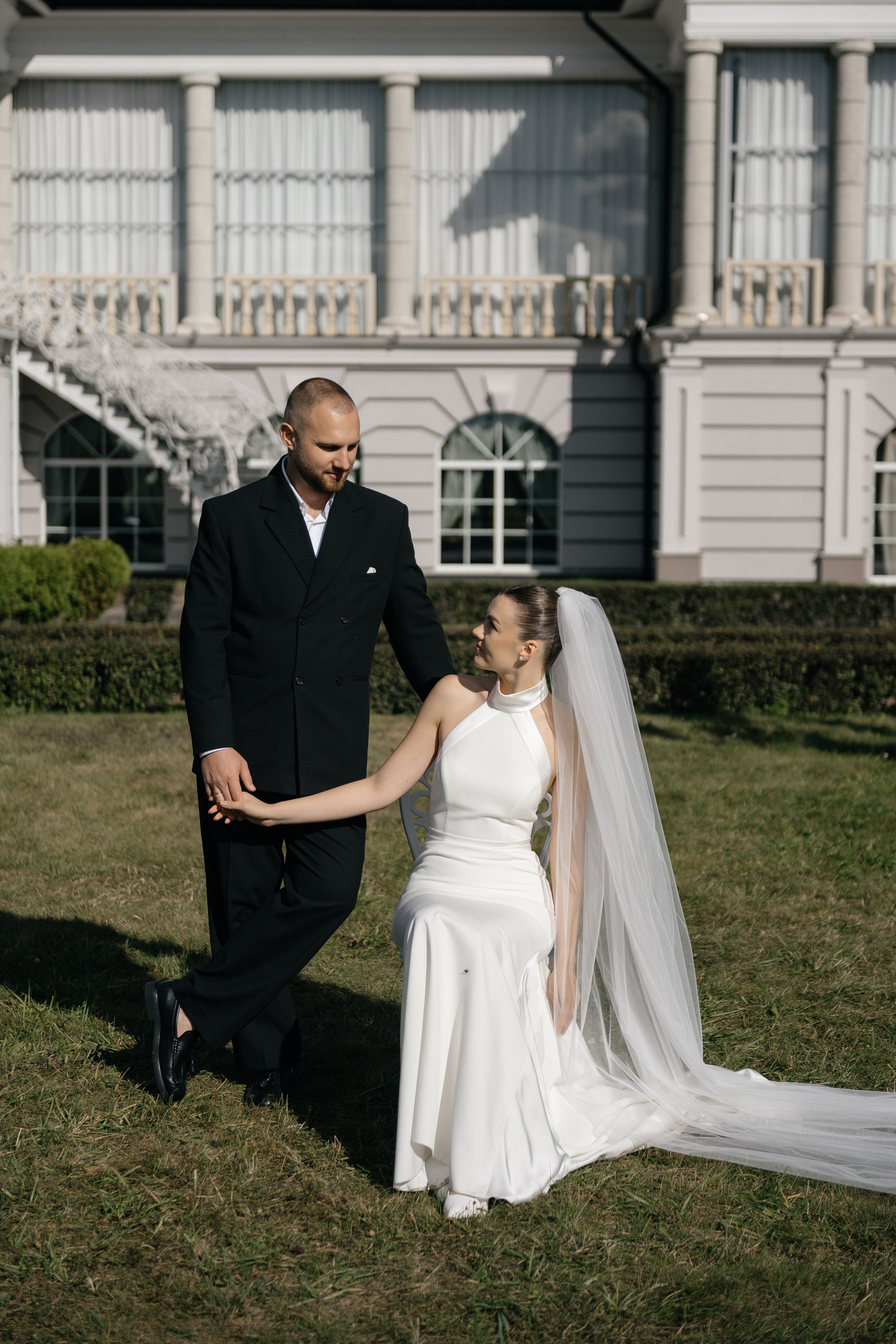 Wedding day in VERSAL PARK. Wedding PHOTOGRAPHER Andrew Vnukov