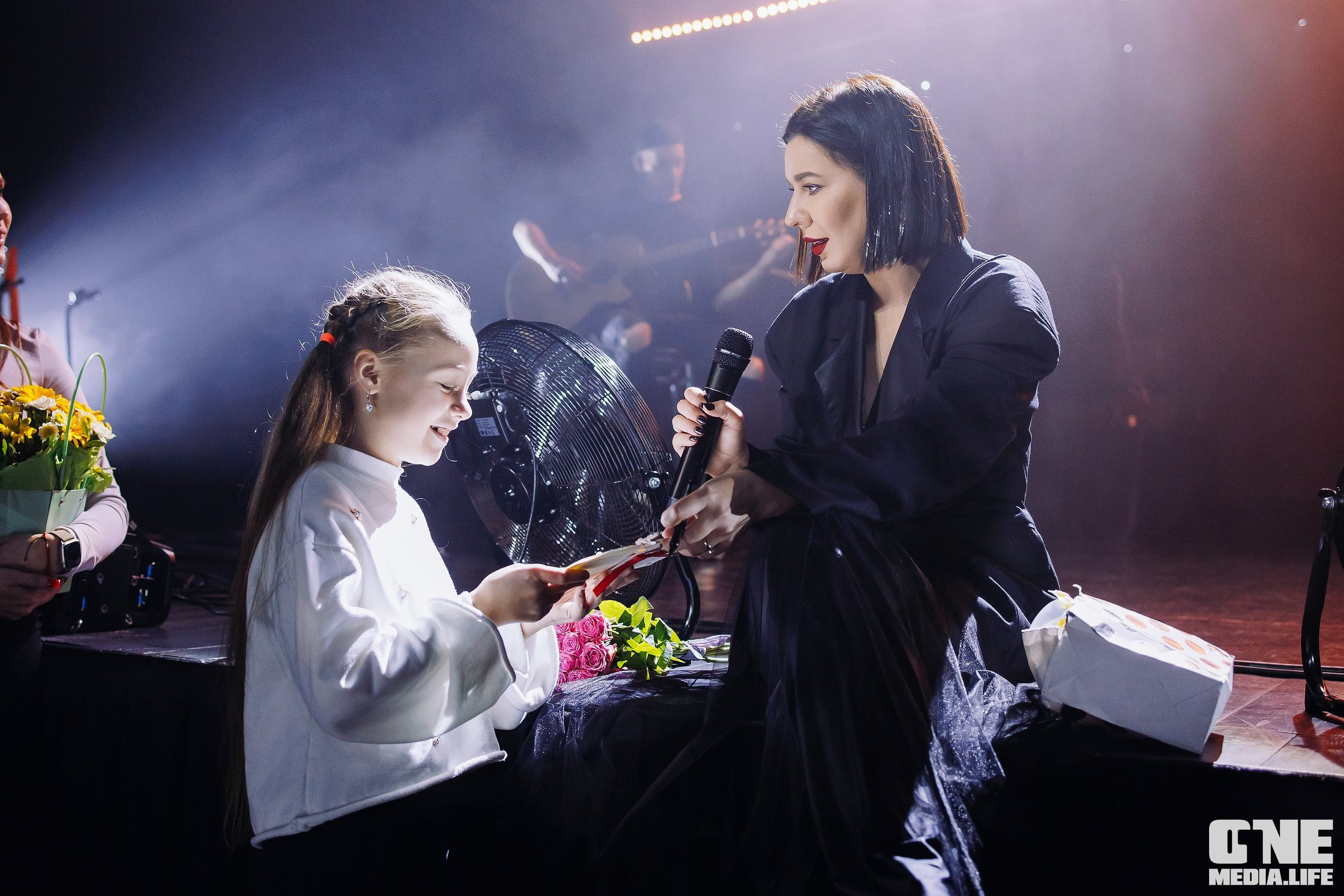 Фоторепортаж с концерта Ёлки. One Media Life: фоторепортажи, фотоотчеты с мероприятий и заведений