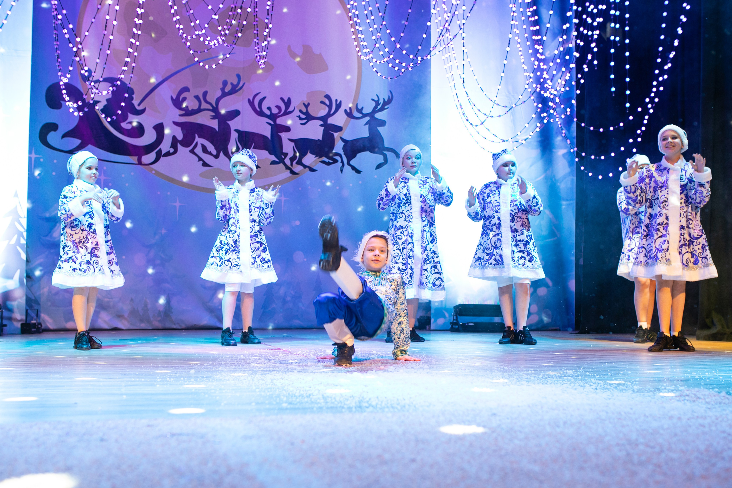 Танцы на районе.Новогодний отчет. Фотограф в Новосибирске Ася Зверева