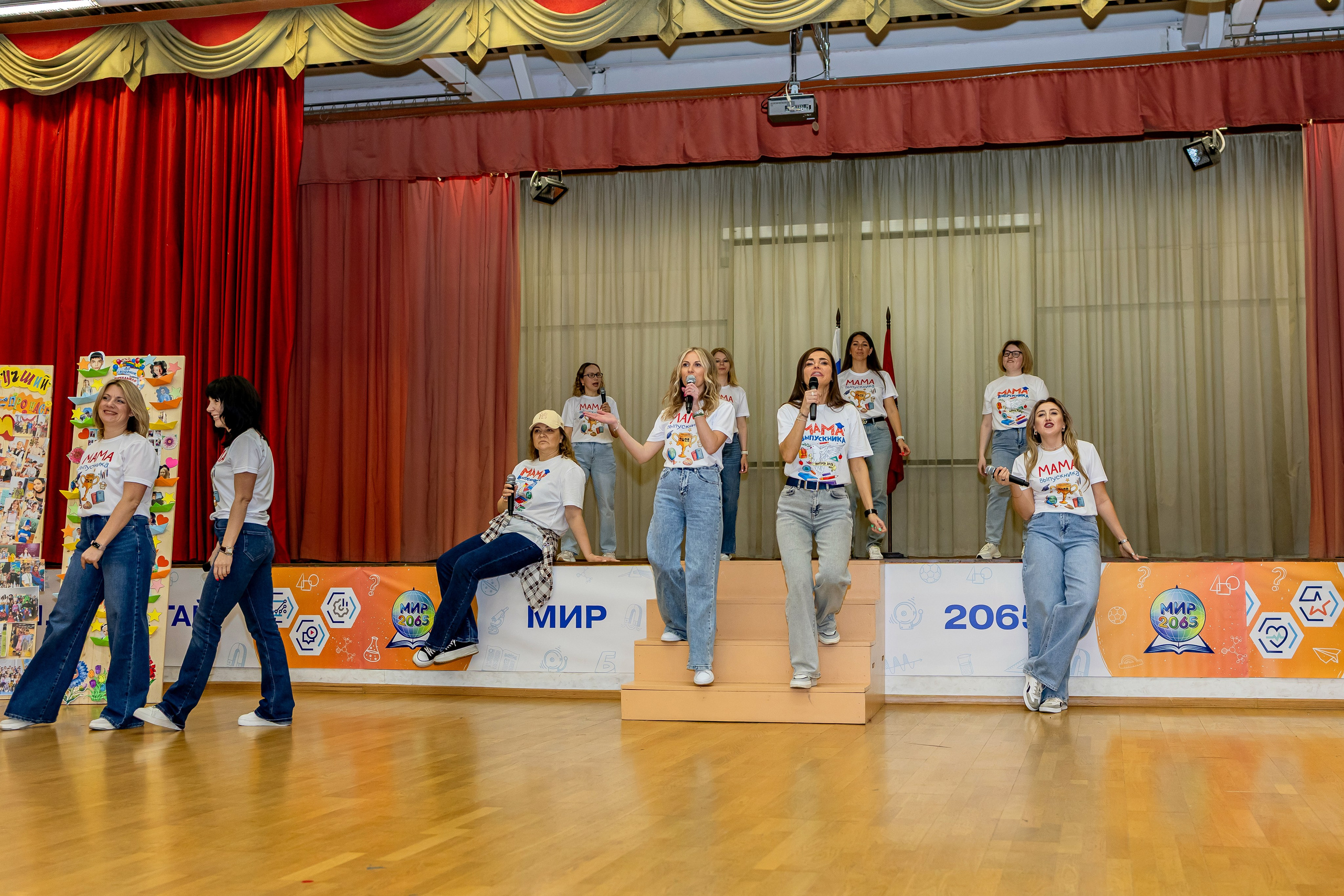 Выпускной праздник в начальной школе. Фотограф и видеограф Москва. Свадебный фотограф, видеограф. Выпускные альбомы. Оживающие альбомы