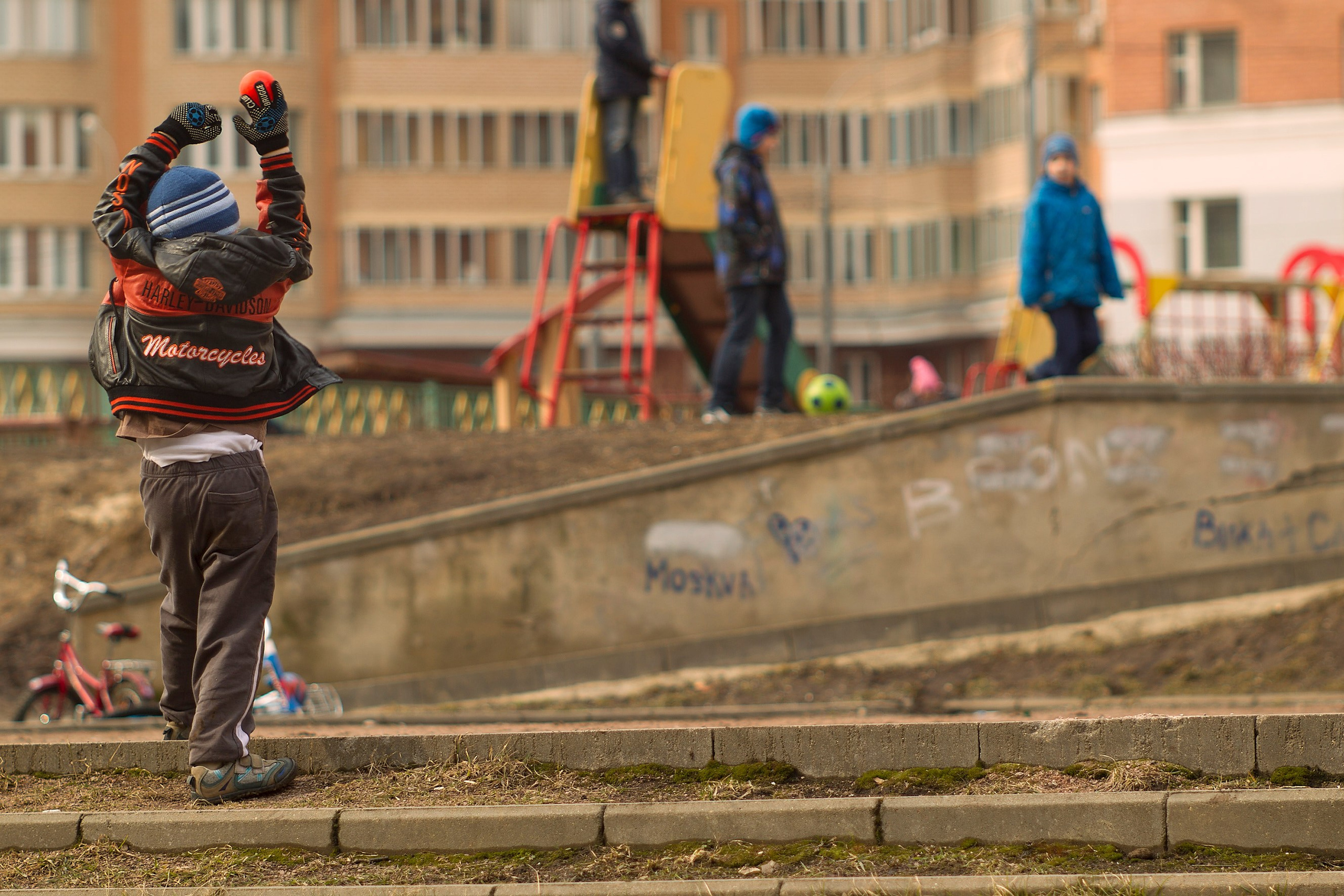 Детская фотография в помещении и на улице. Сайт фотографа Виталия Дени