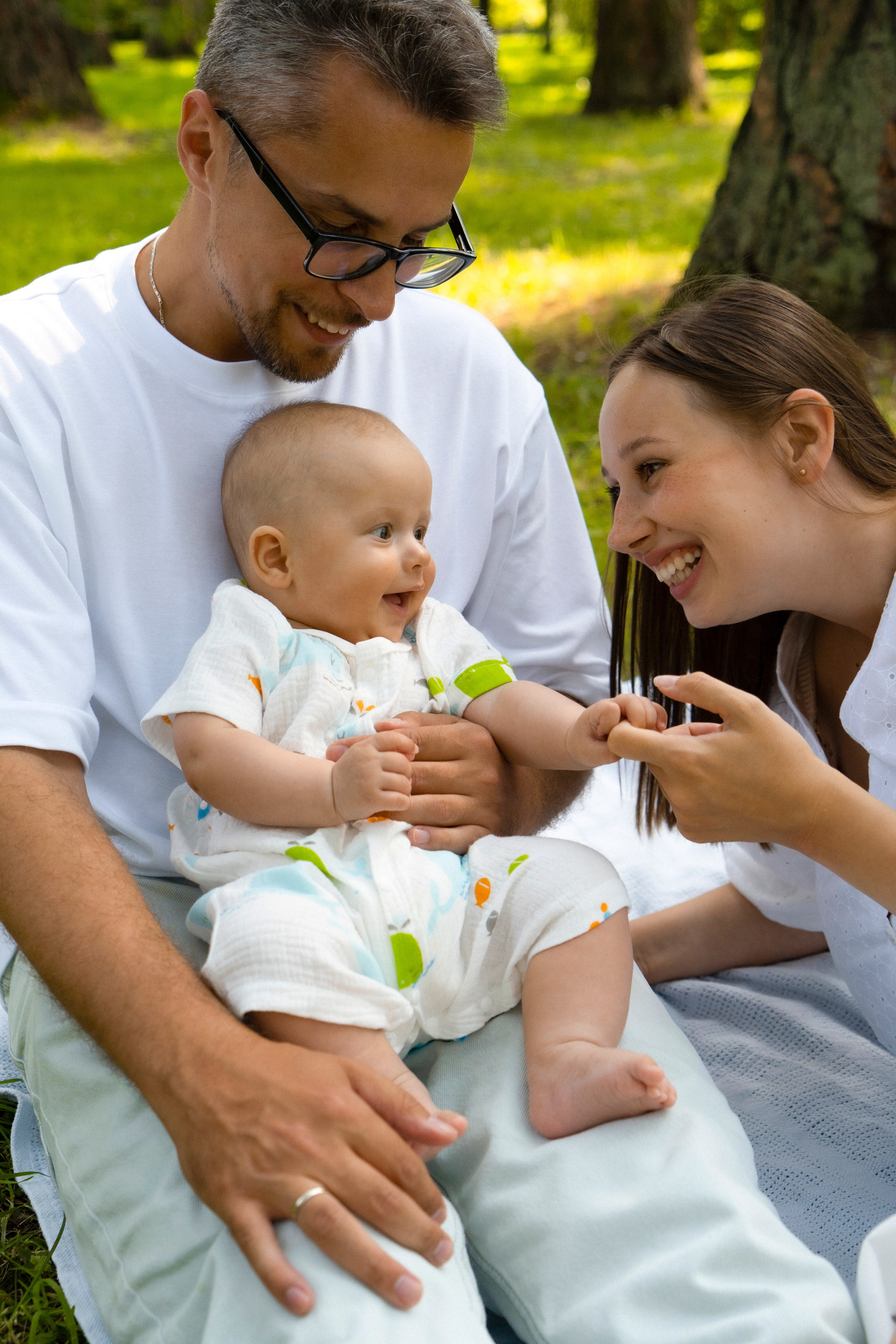 Семейная фотосессия в парке в Санкт-Петербурге для Вероники, Жени и Андрюши. Светлана Гопанюк. Портретный фотограф. Санкт-Петербург. СПб