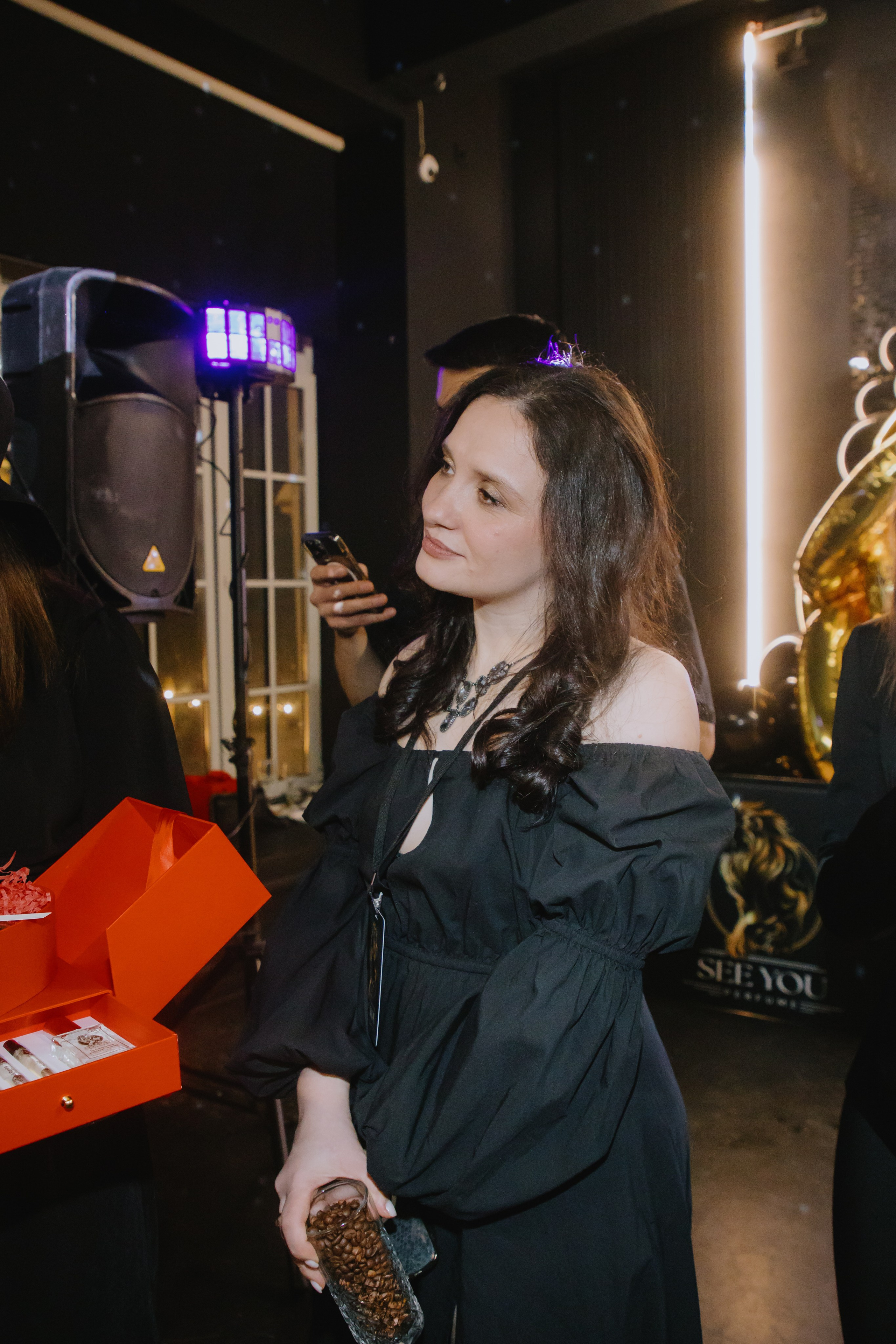 See `You Perfume. Фотограф в Москве и Санкт-Петербурге Дарина