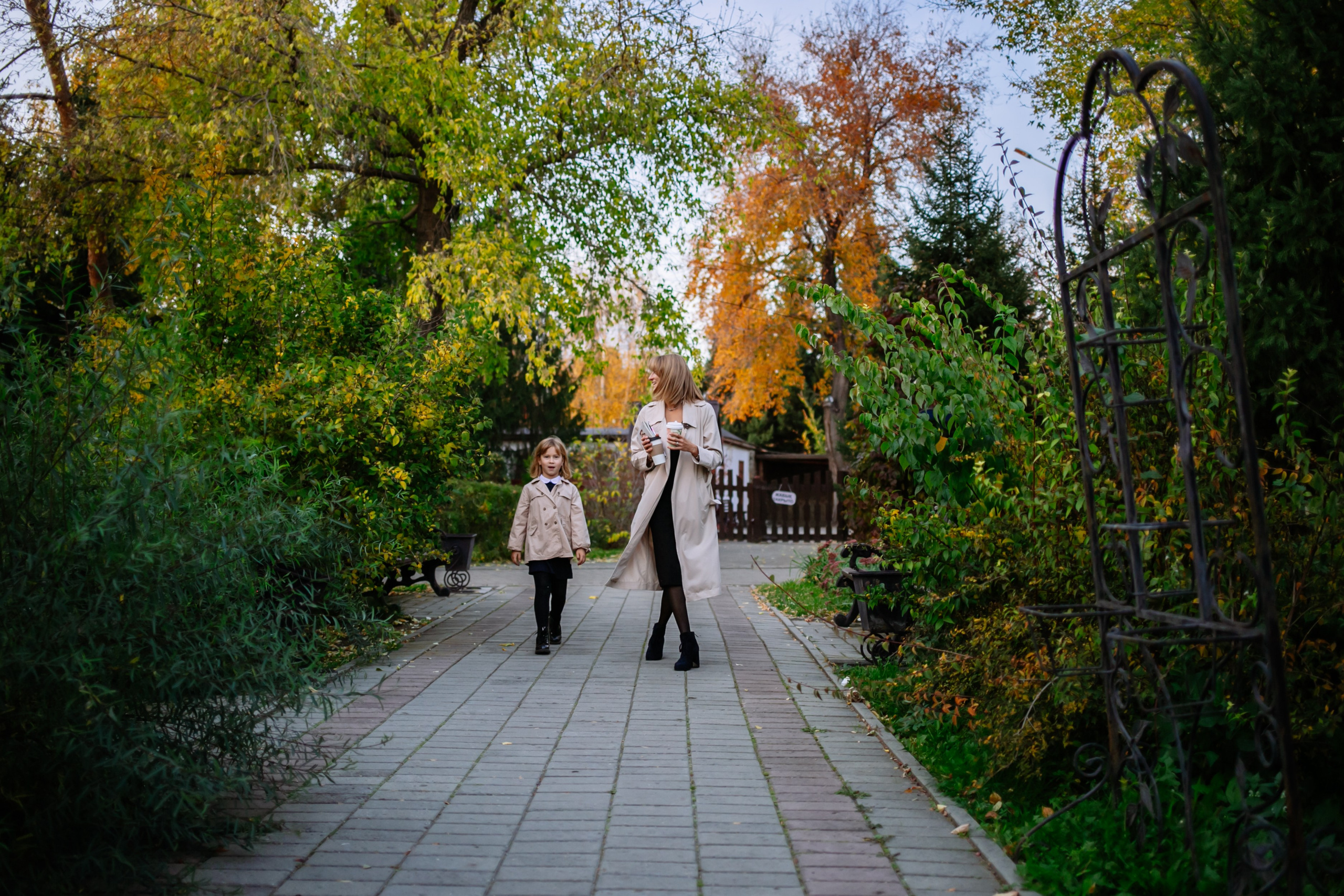 Юля, Анюта, Есения