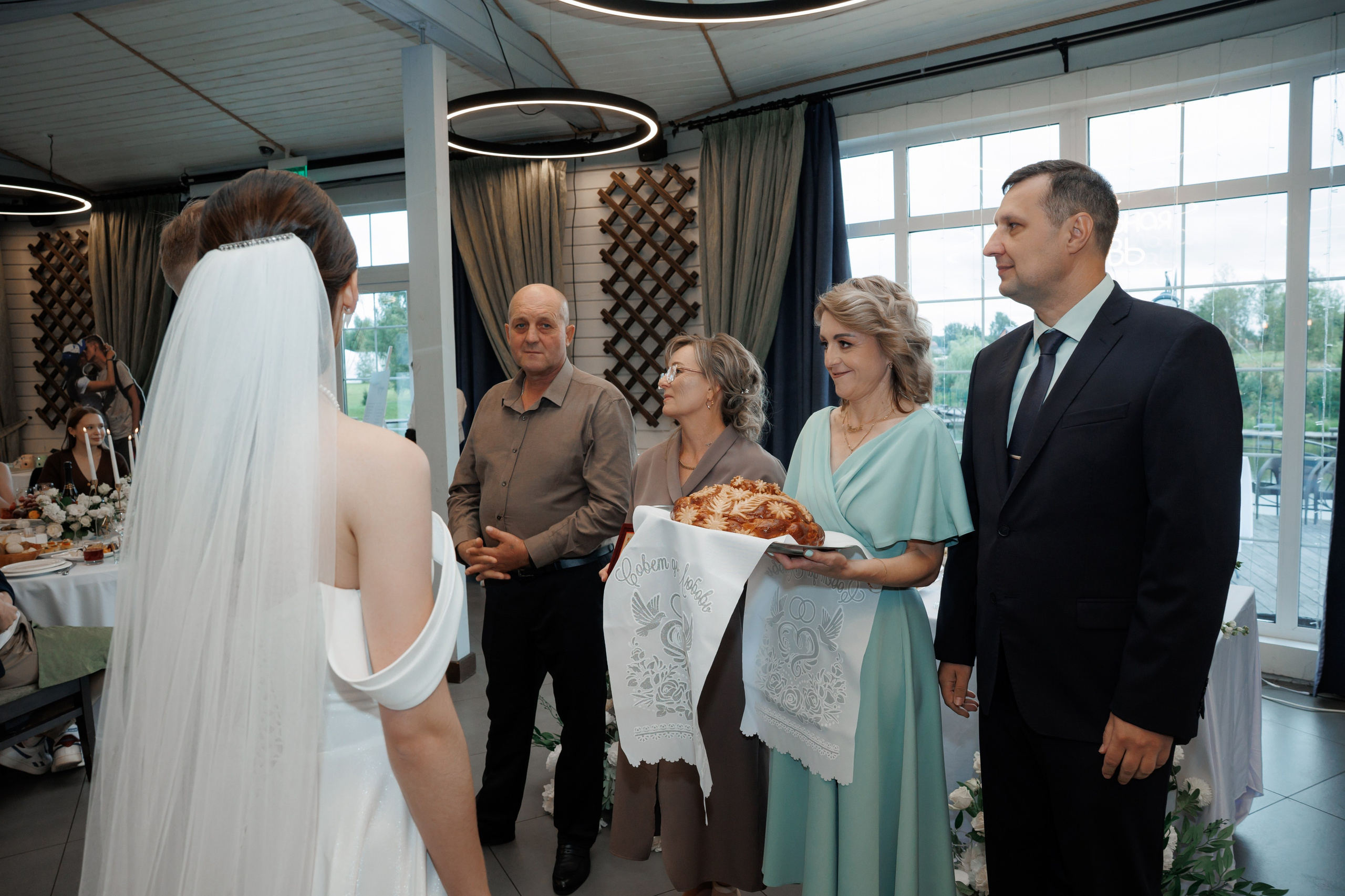 Регистрация в отеле Fish Point, ЗАГС Бутово, прогулка в Остафьево. Свадебный и репортажный фотограф (Москва, Королев и другие)