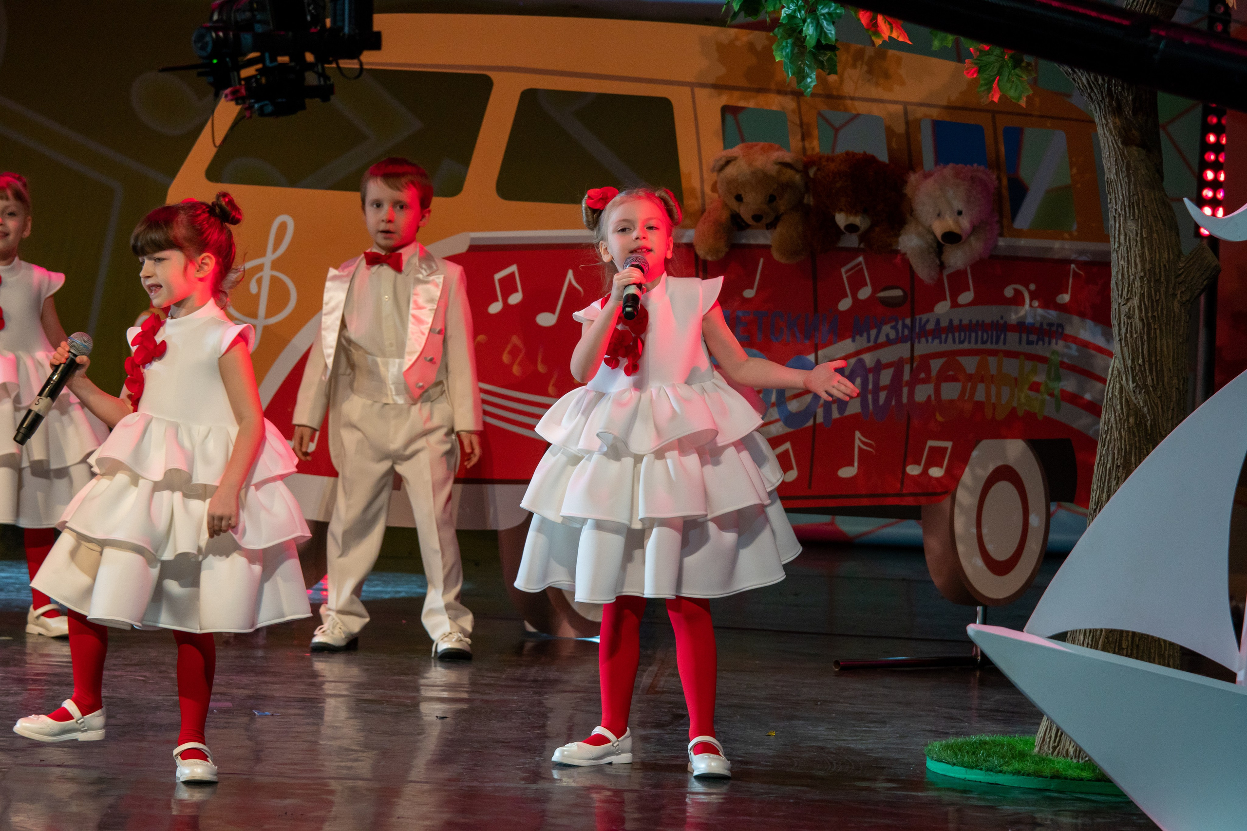 Съёмка концерта для Домисольки, большой концертный зал Космос. «Студия DRONAVT`s» — видеосъёмка и фотография г. Москва