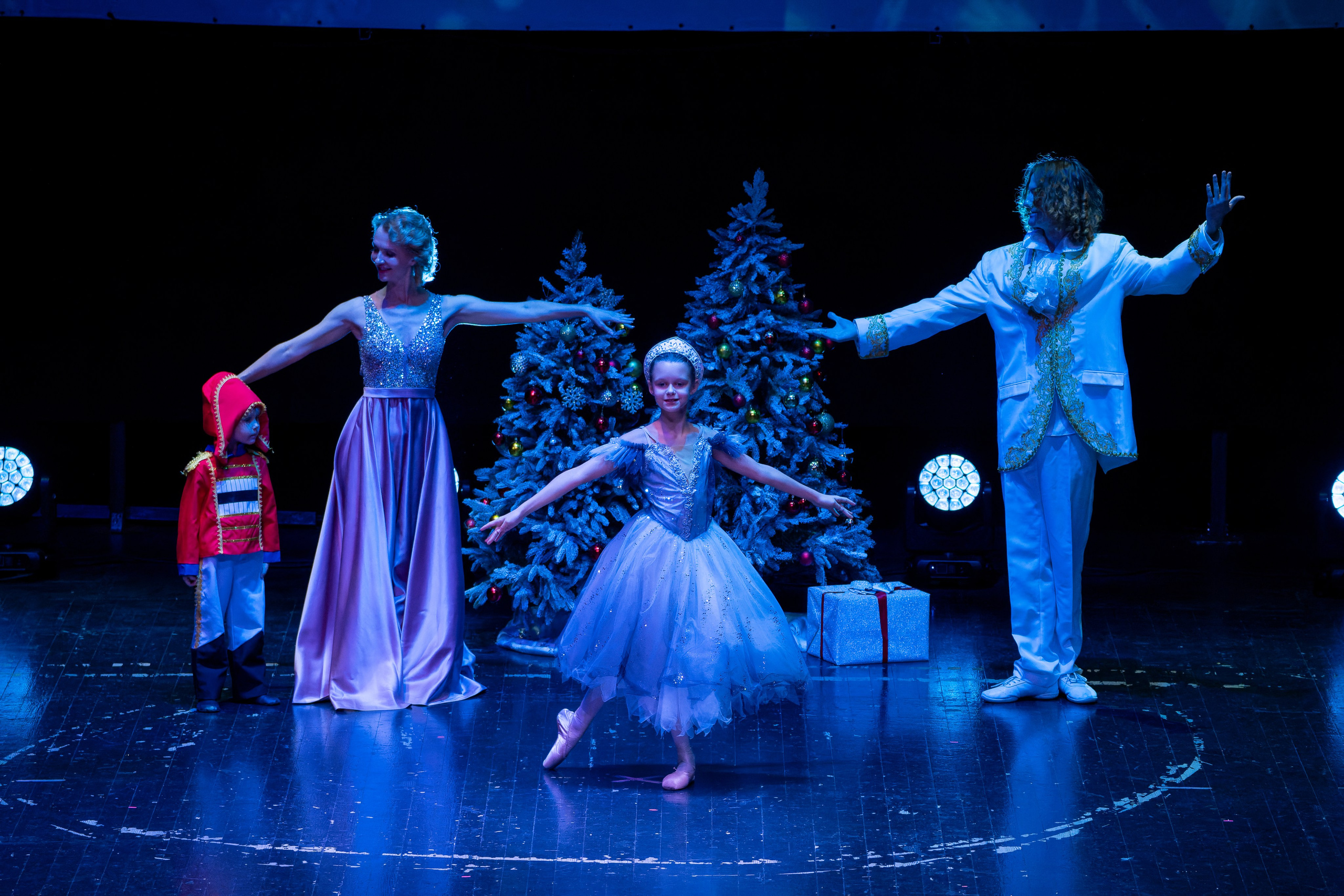 Съёмка новогодних праздников, елки для детей и родителей. «Студия DRONAVT`s» — видеосъёмка и фотография г. Москва