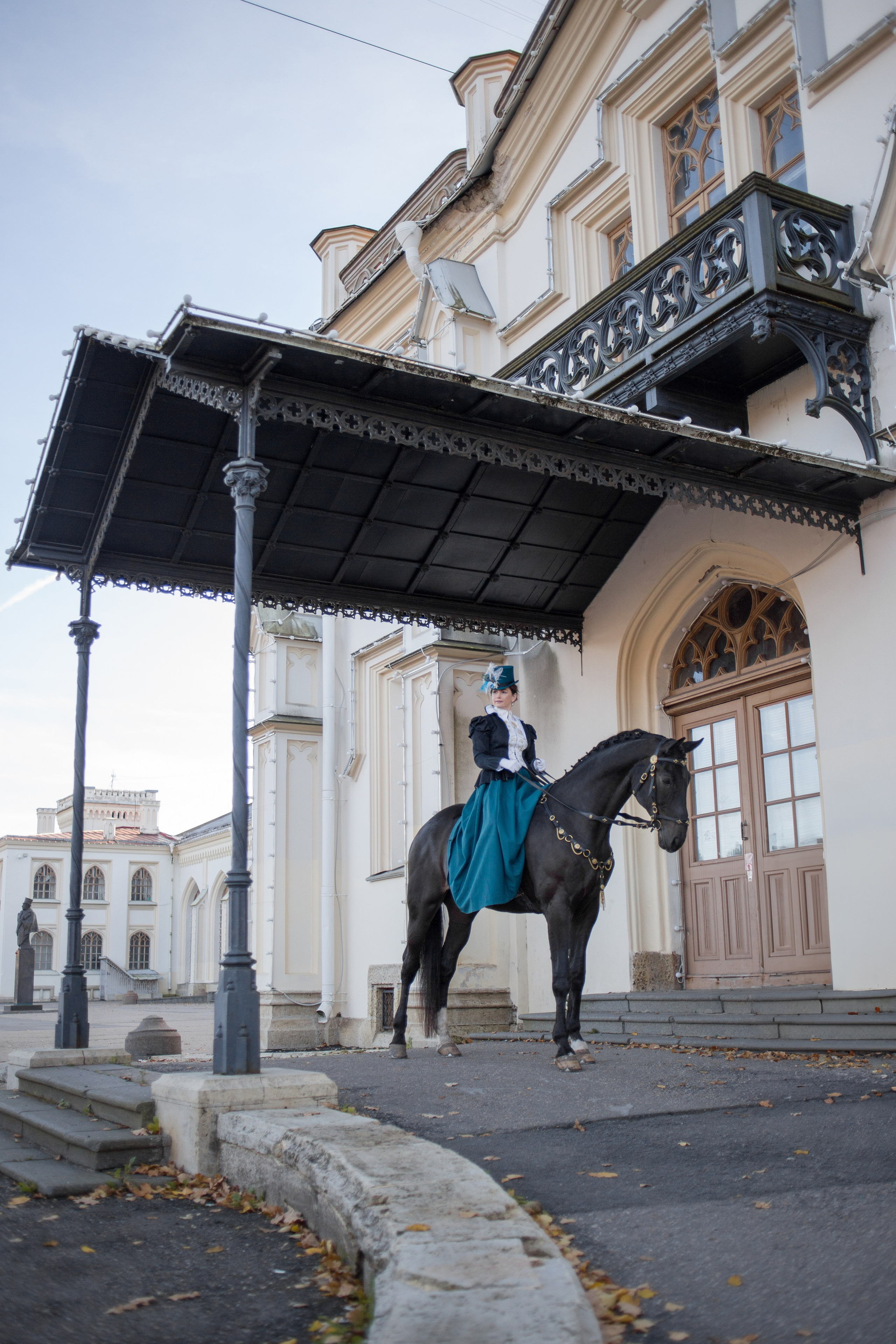 Фотосессия с лошадью в историческом стиле