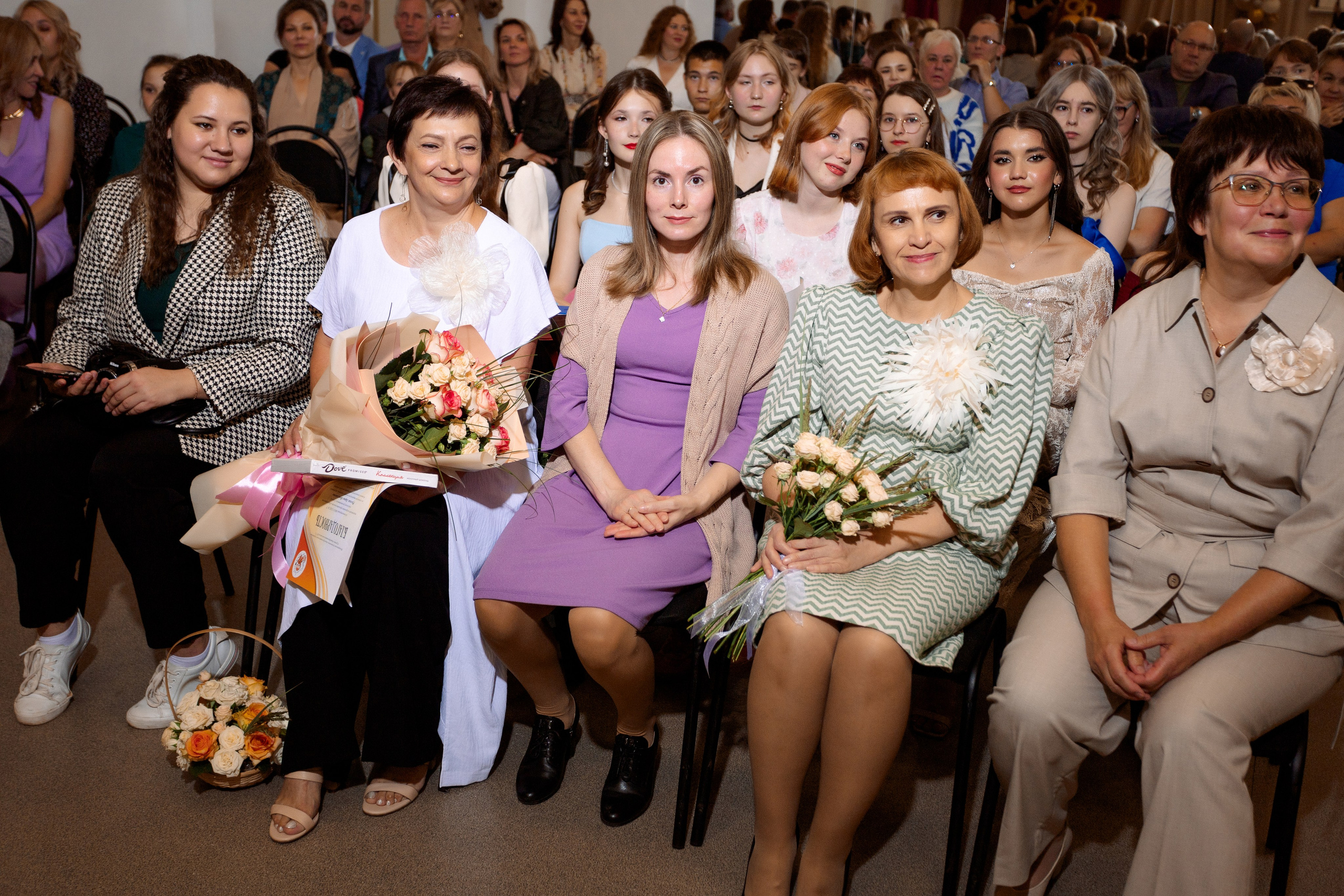 ВРУЧЕНИЕ АТТЕСТАТОВ: Пример. Все фото. Профессиональный фотограф в Ижевске Леша Петров