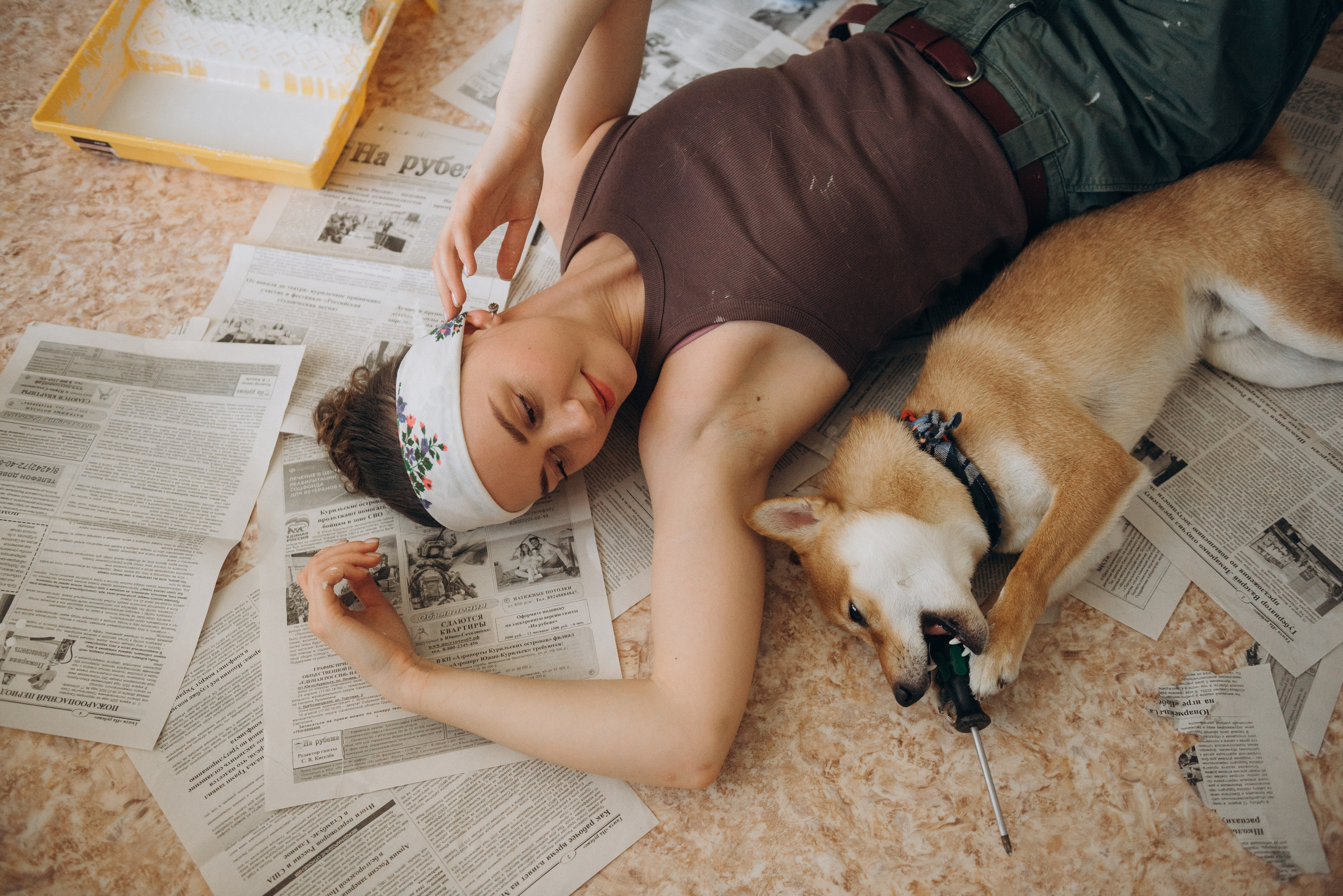 Ремонтники: Тася и Сиба. Ирина Метелица фотограф на Шикотане