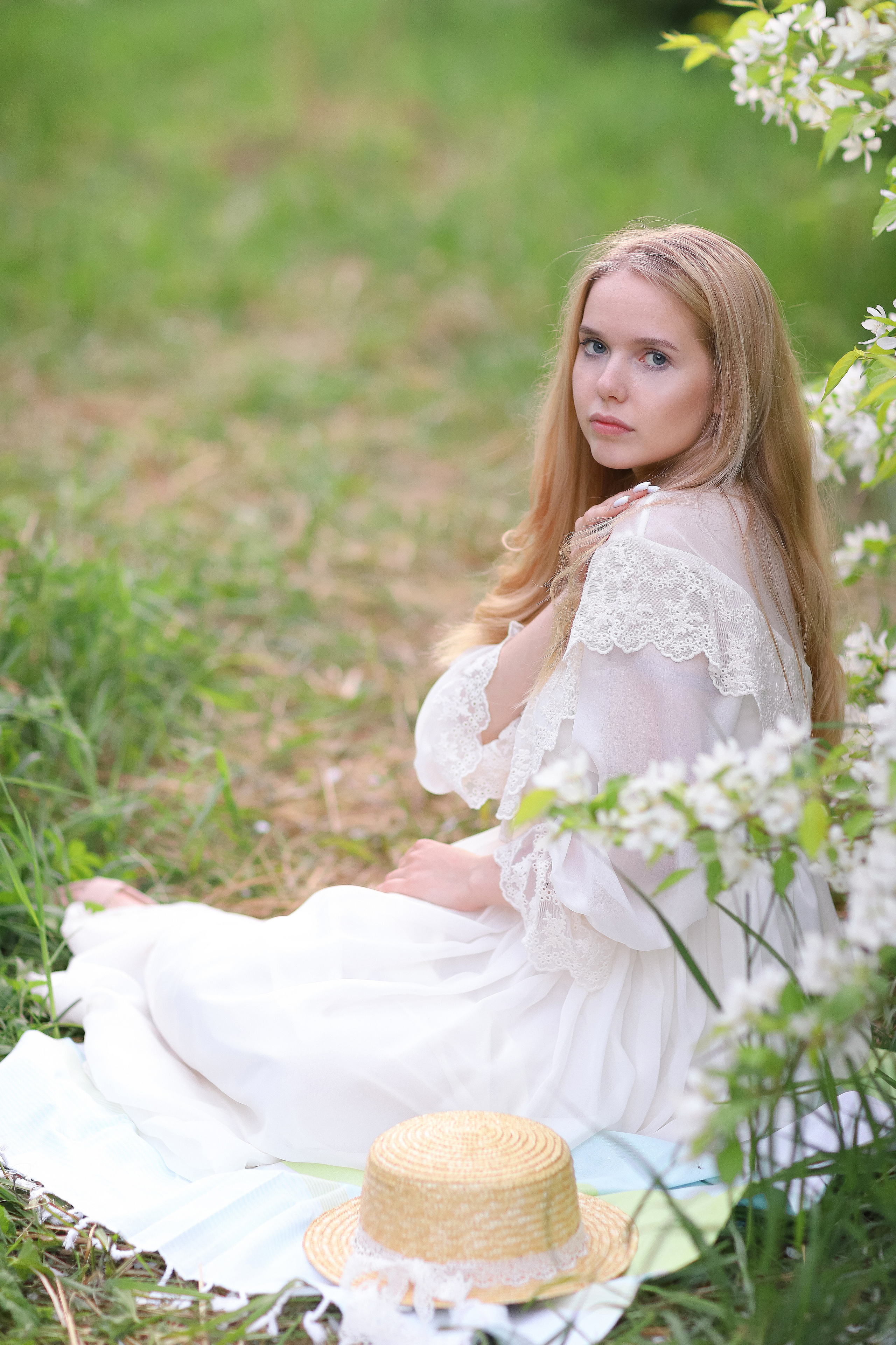 Цветение яблони. Photographer Helen Shabalina