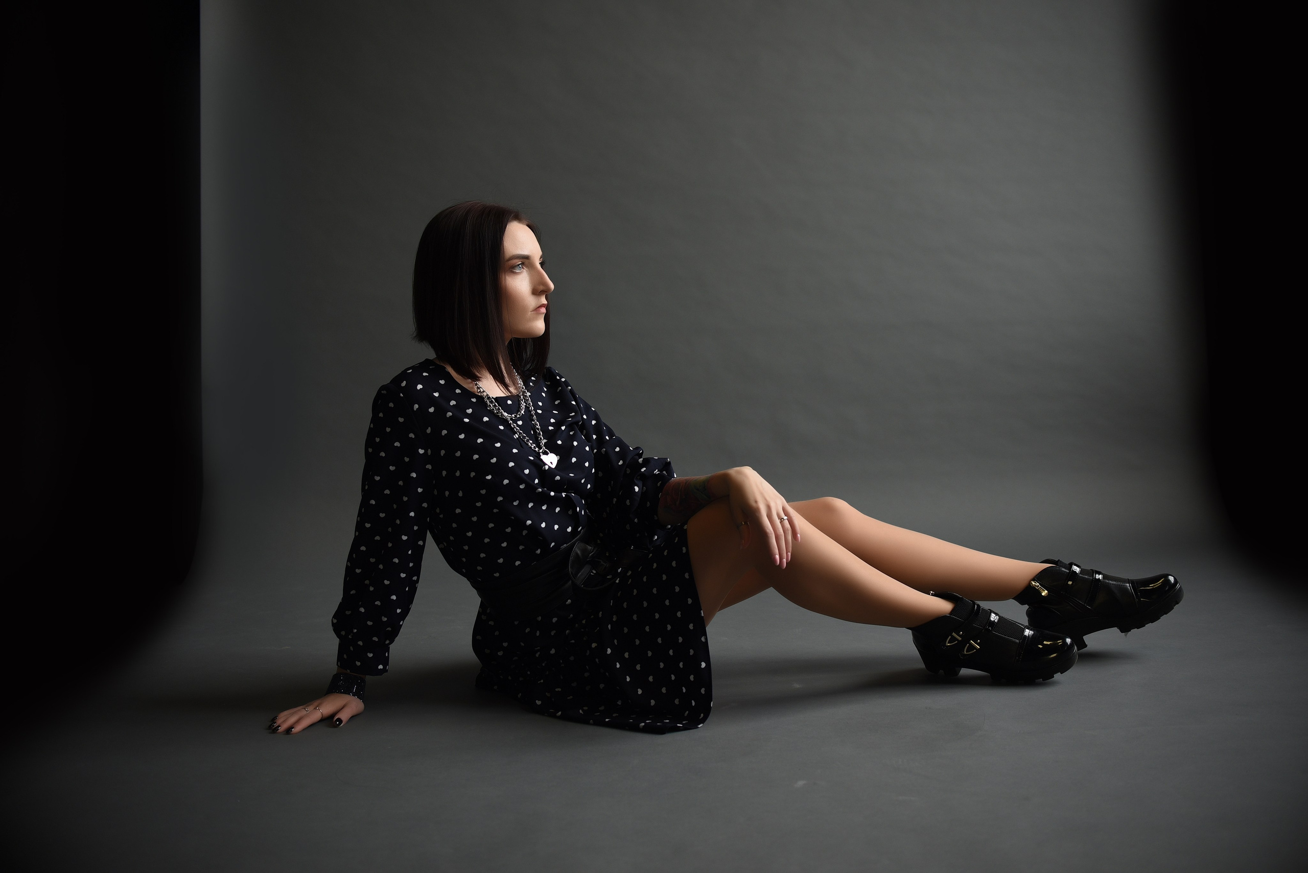 Индивидуальная студийная. Свадебный, семейный, детский, контент фотограф в Омске Максим Ильин