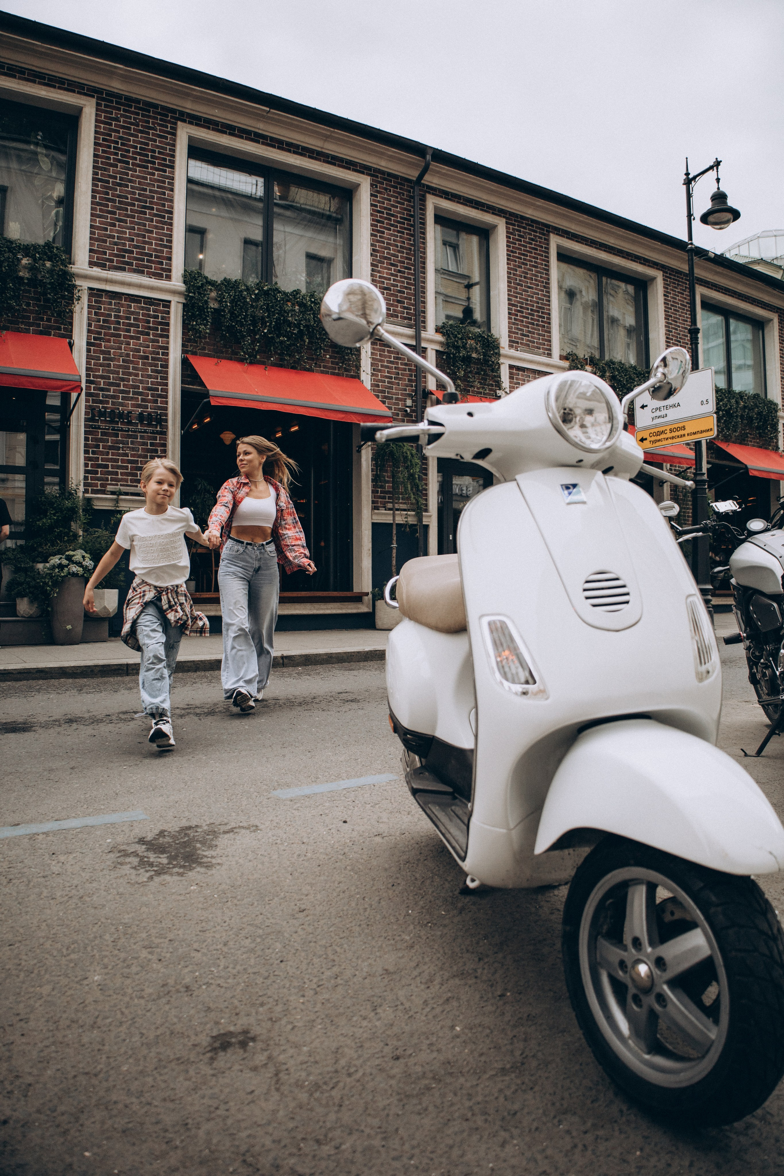 Фотосессия с мопедом в городе М. Семейный фотограф в Москве, Щелково, Фрязино _ Виктория Степанова