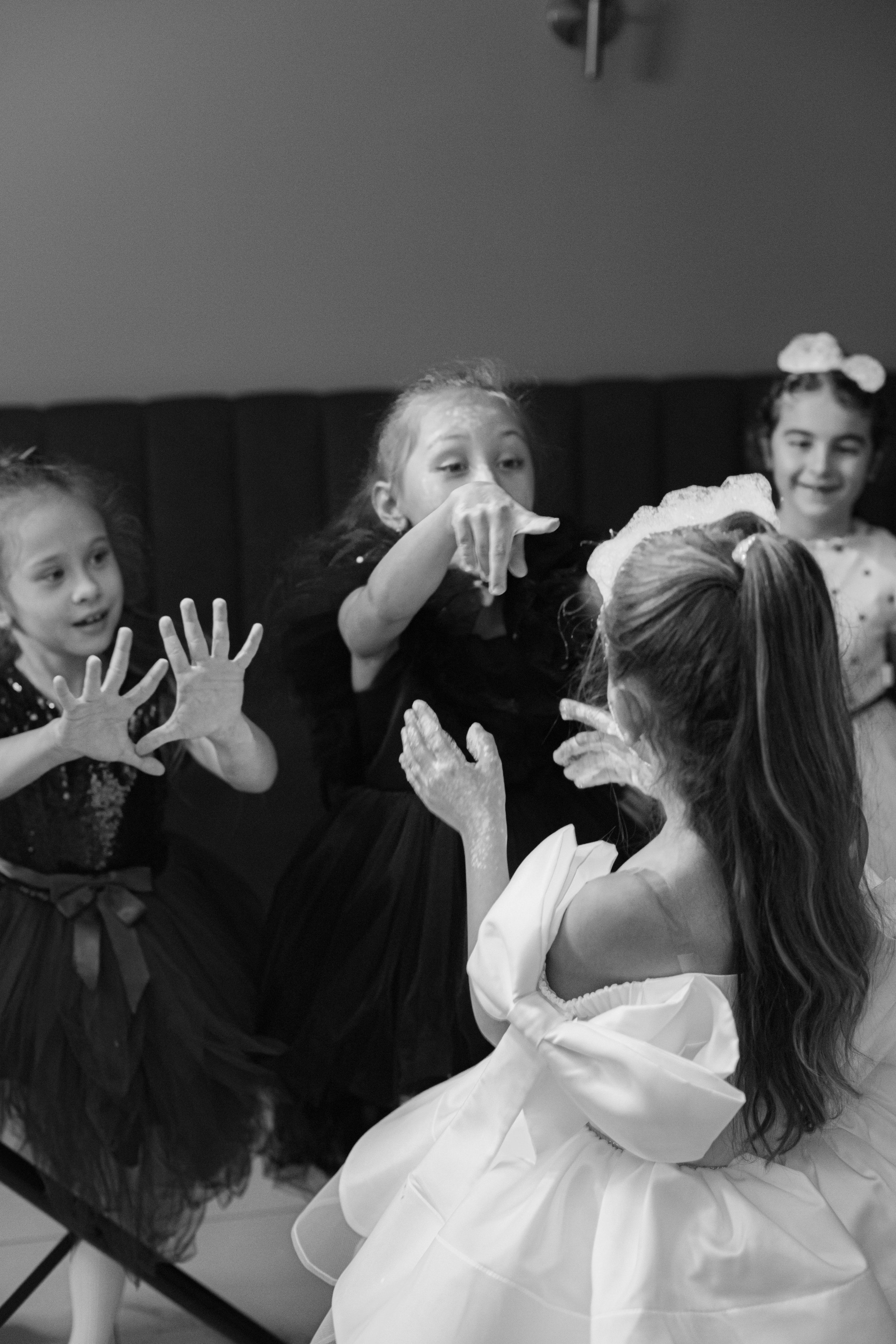 ASIA'S BIRTHDAY PARTY. Photokarish