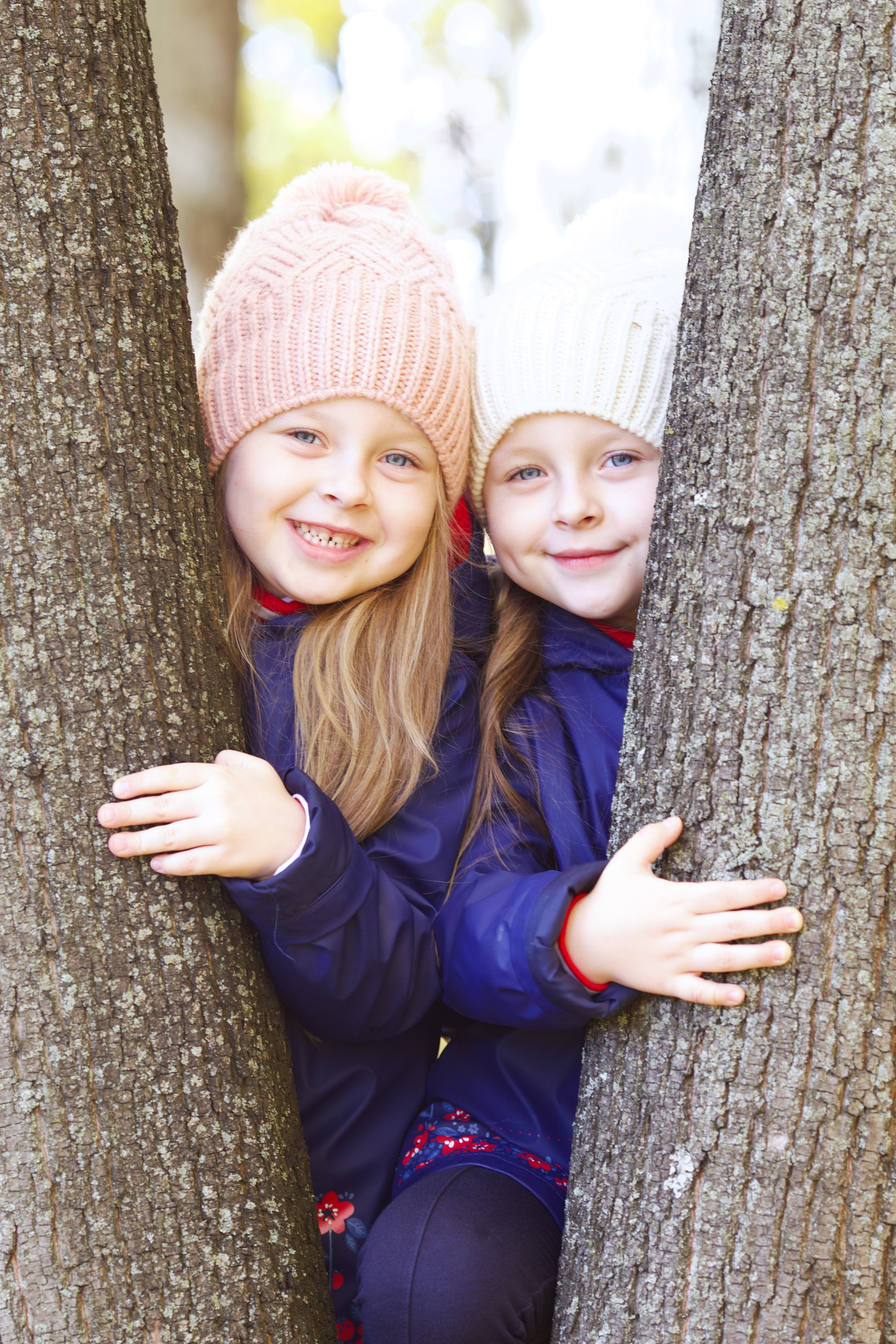 Фотосессия близняшек осенью. Школьные выпускные альбомы в Москве Марина Николаева