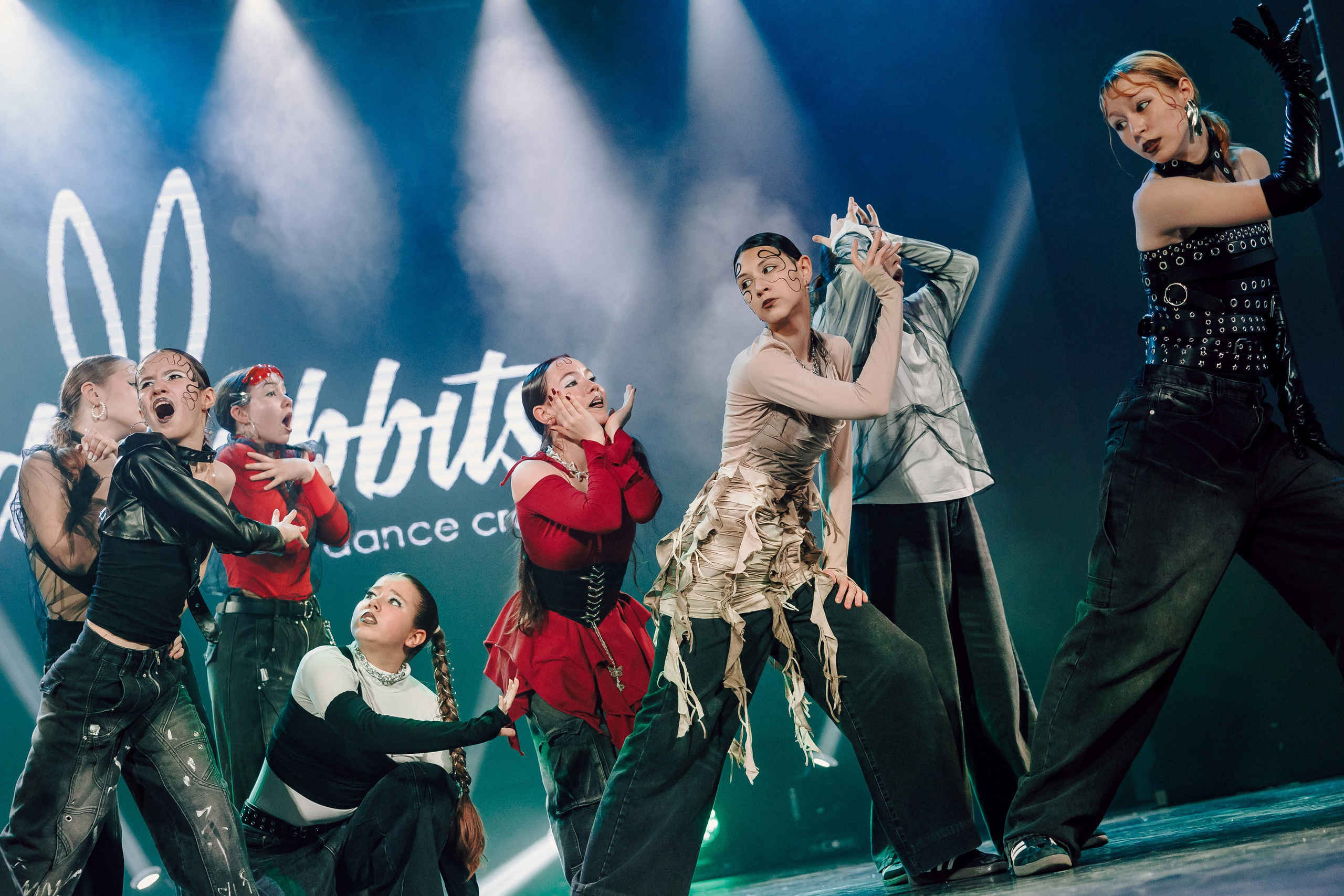 Отчётный концерт танцевальной школы «Red Rabbits» 2025. Лёшка Варзегов — фотограф