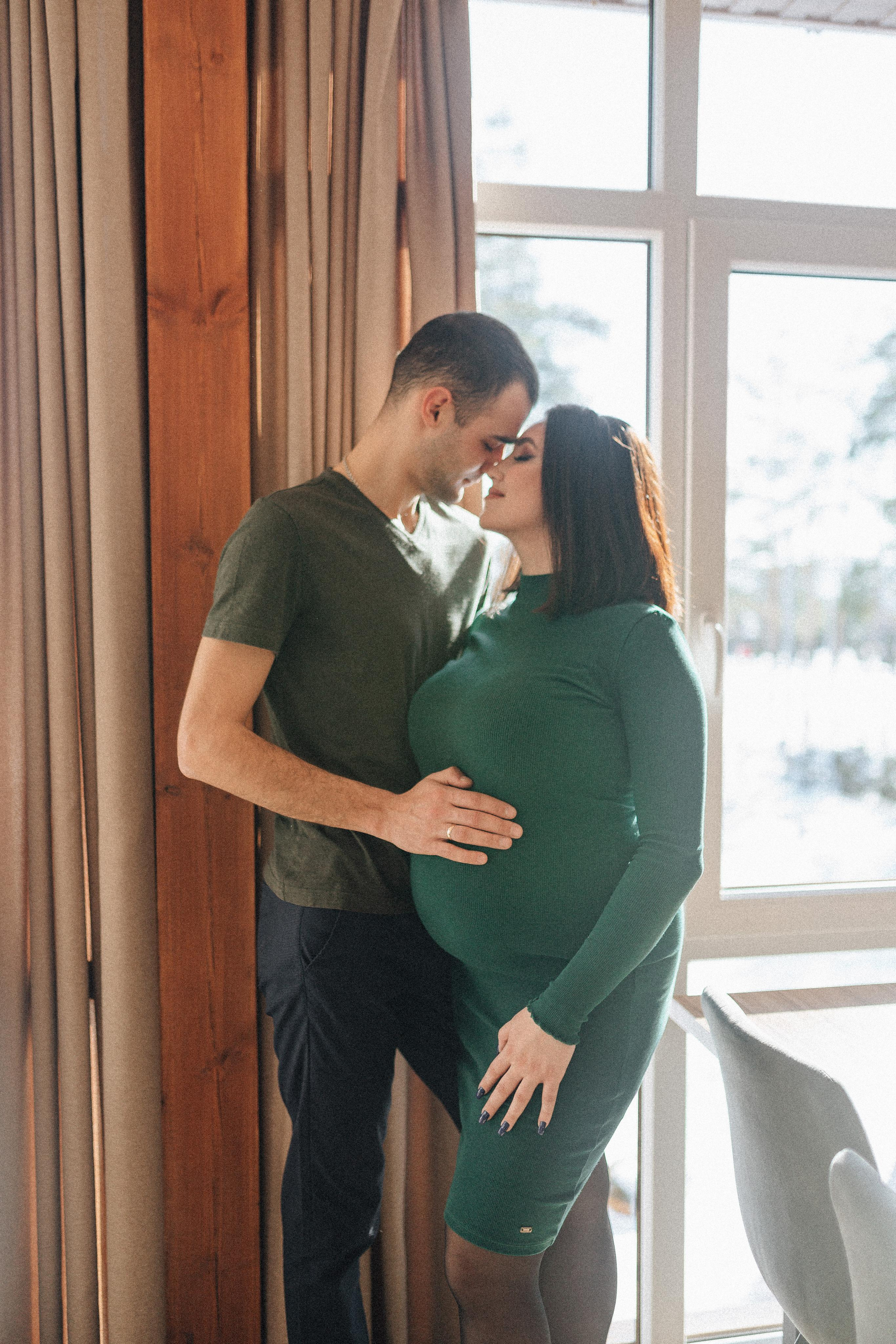 Анна и Павел | Съёмка беременности в отеле Панорама. Фотограф Карина Шмулёва. Воронеж и область