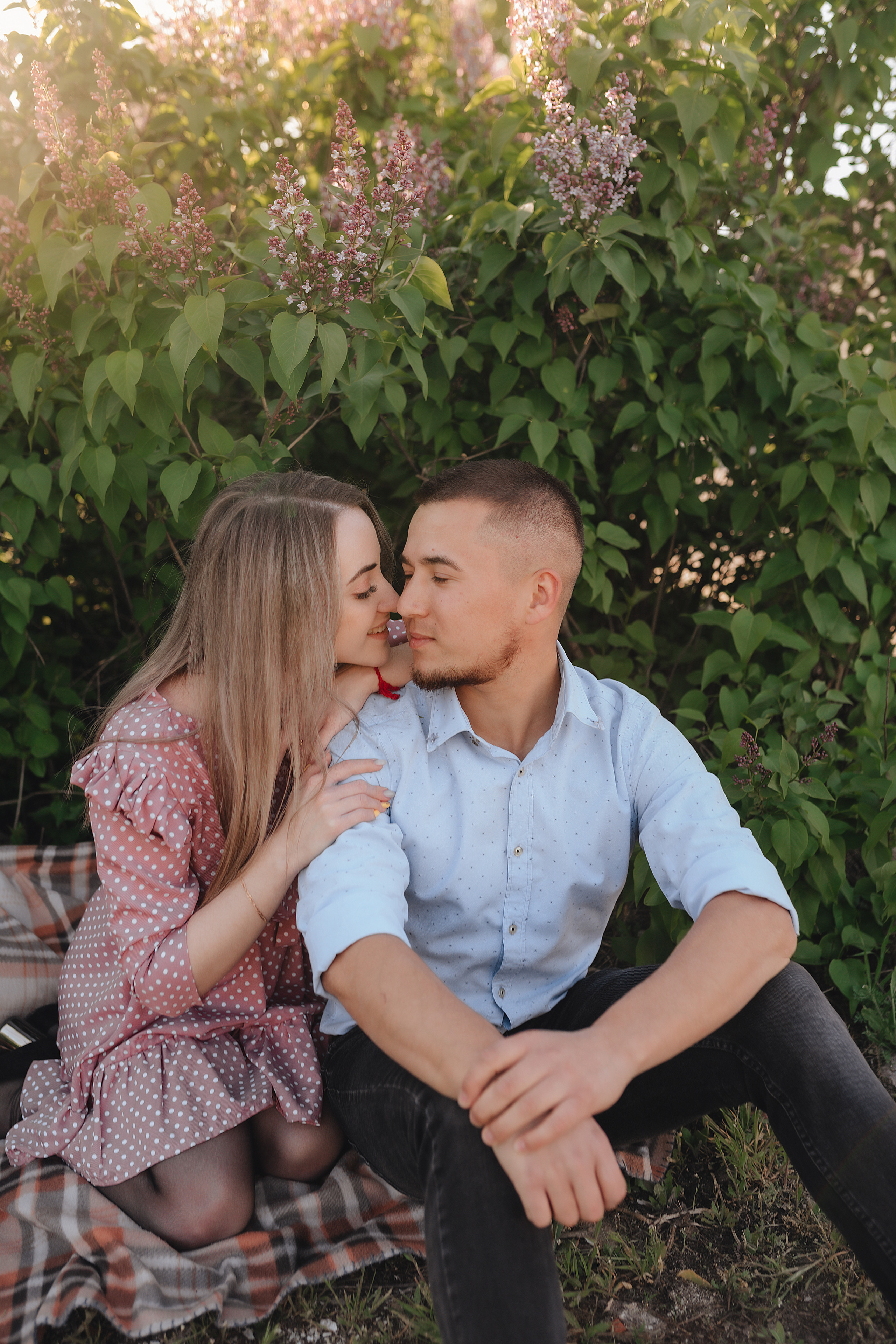 Алёна и Николай | Фото-день в сирени. Фотограф Карина Шмулёва. Воронеж и область