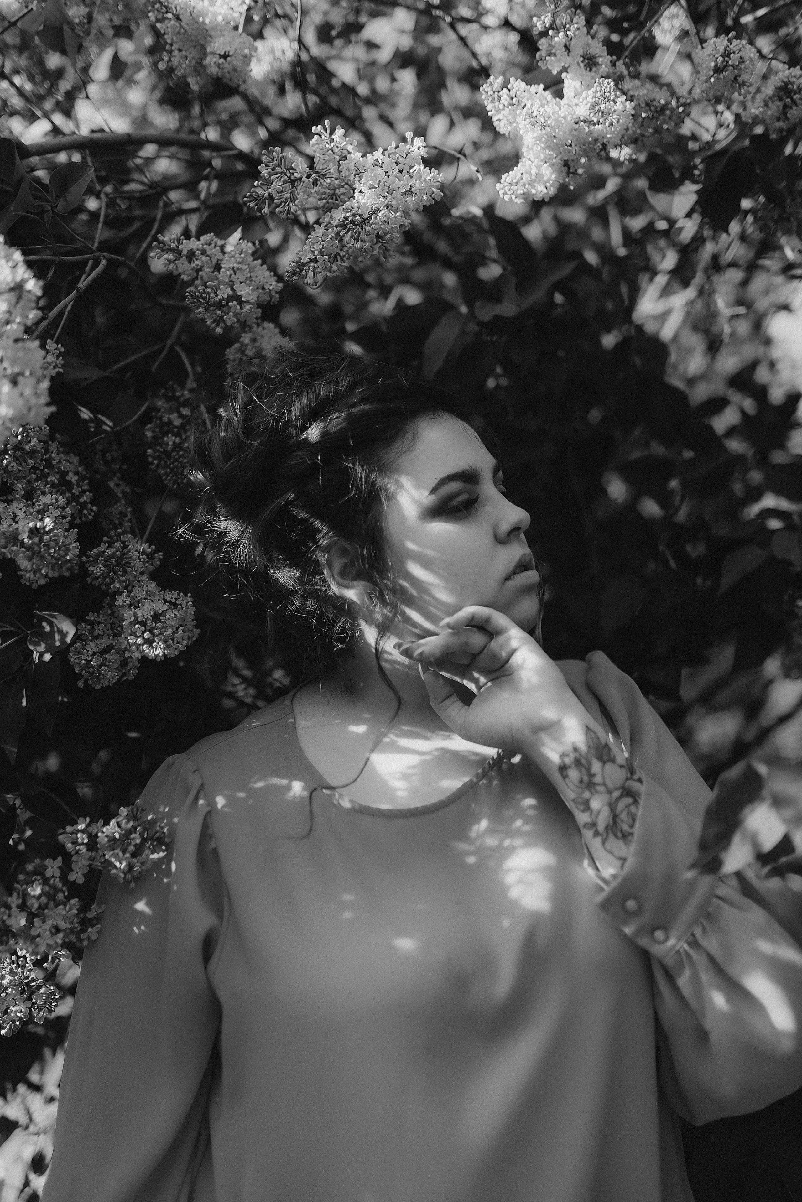 Надежда | Съёмка в сирени. Фотограф Карина Шмулёва. Воронеж и область