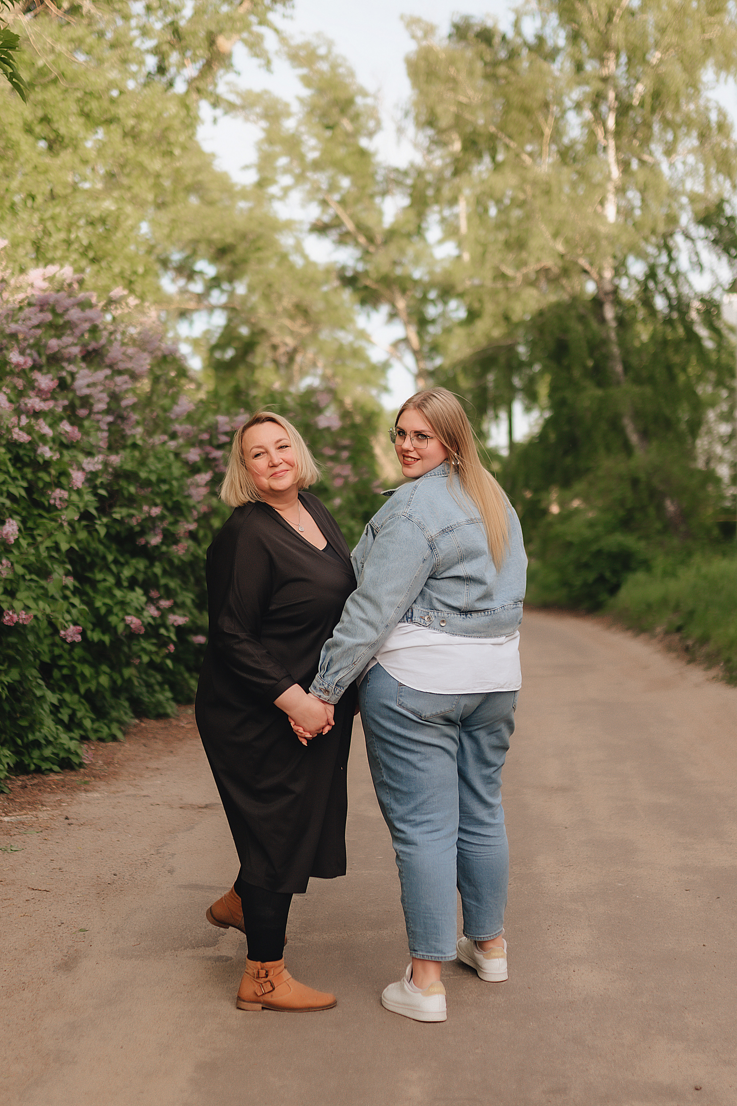 Александра | Съёмка в сирени. Фотограф Карина Шмулёва. Воронеж и область