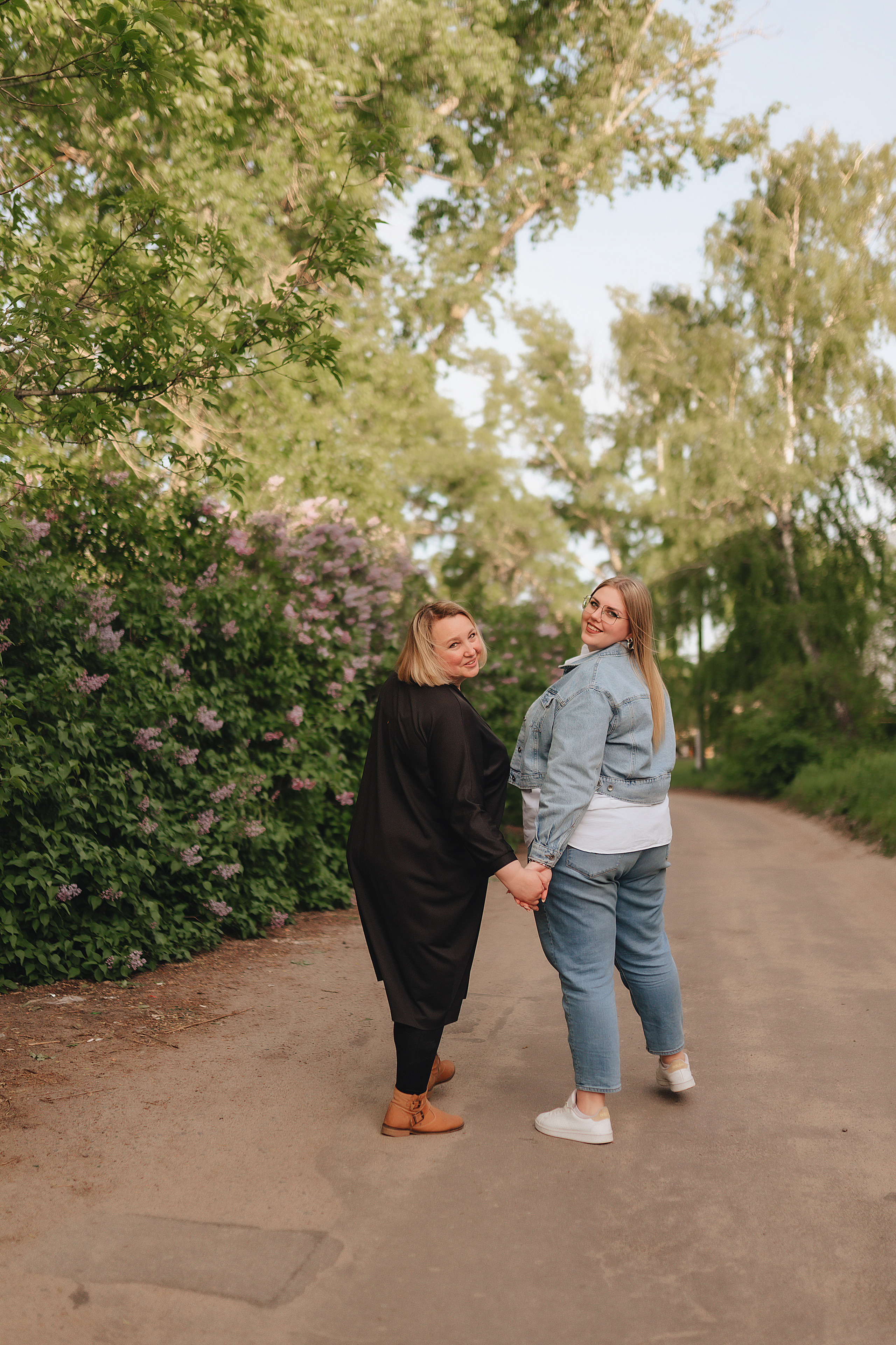 Александра | Съёмка в сирени. Фотограф Карина Шмулёва. Воронеж и область